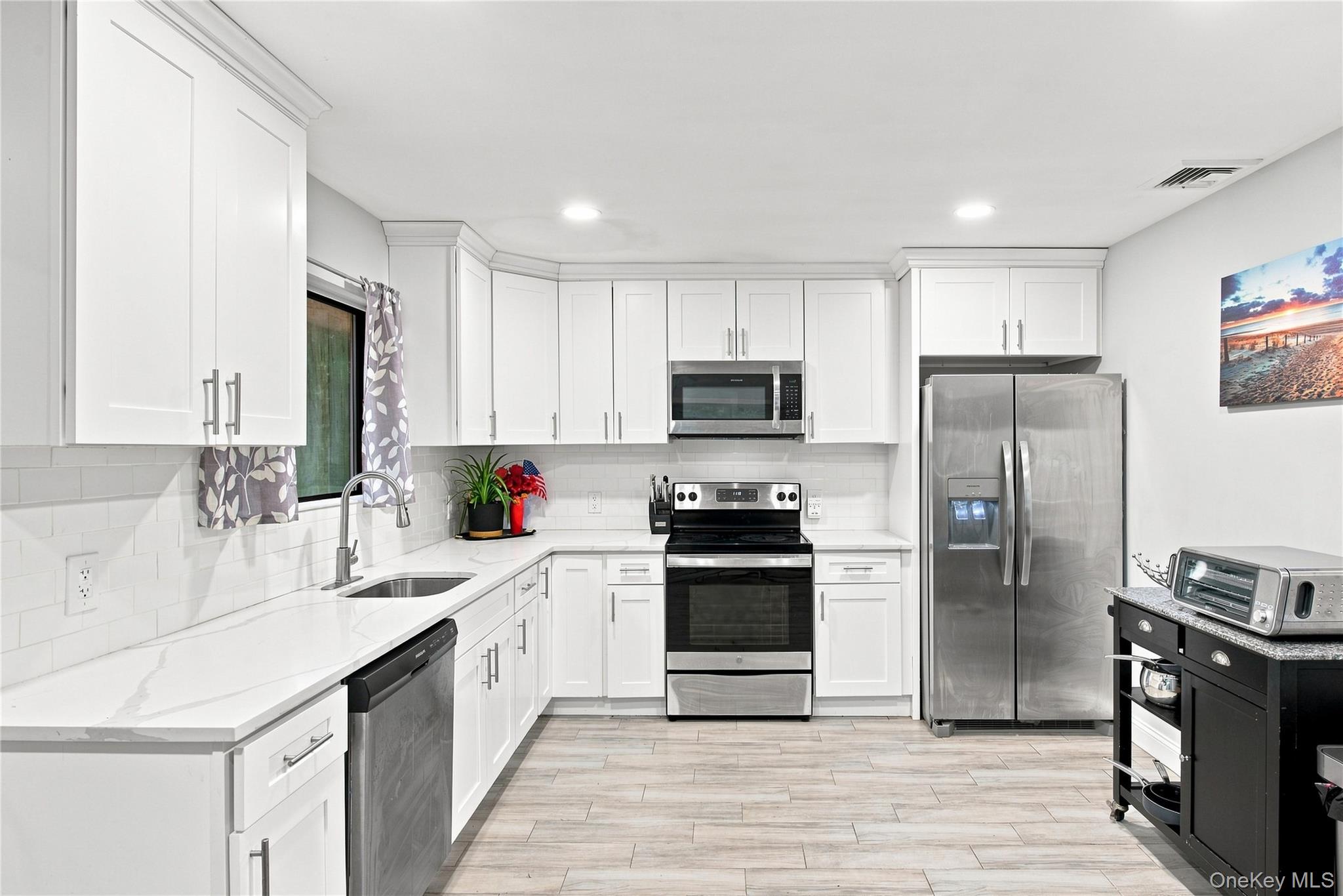 15 Seaside Avenue Property Photo 6