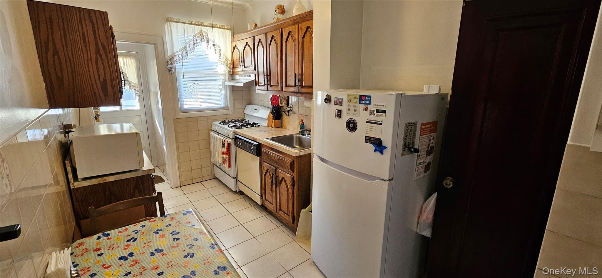 78-54 75th Street Property Photo 8
