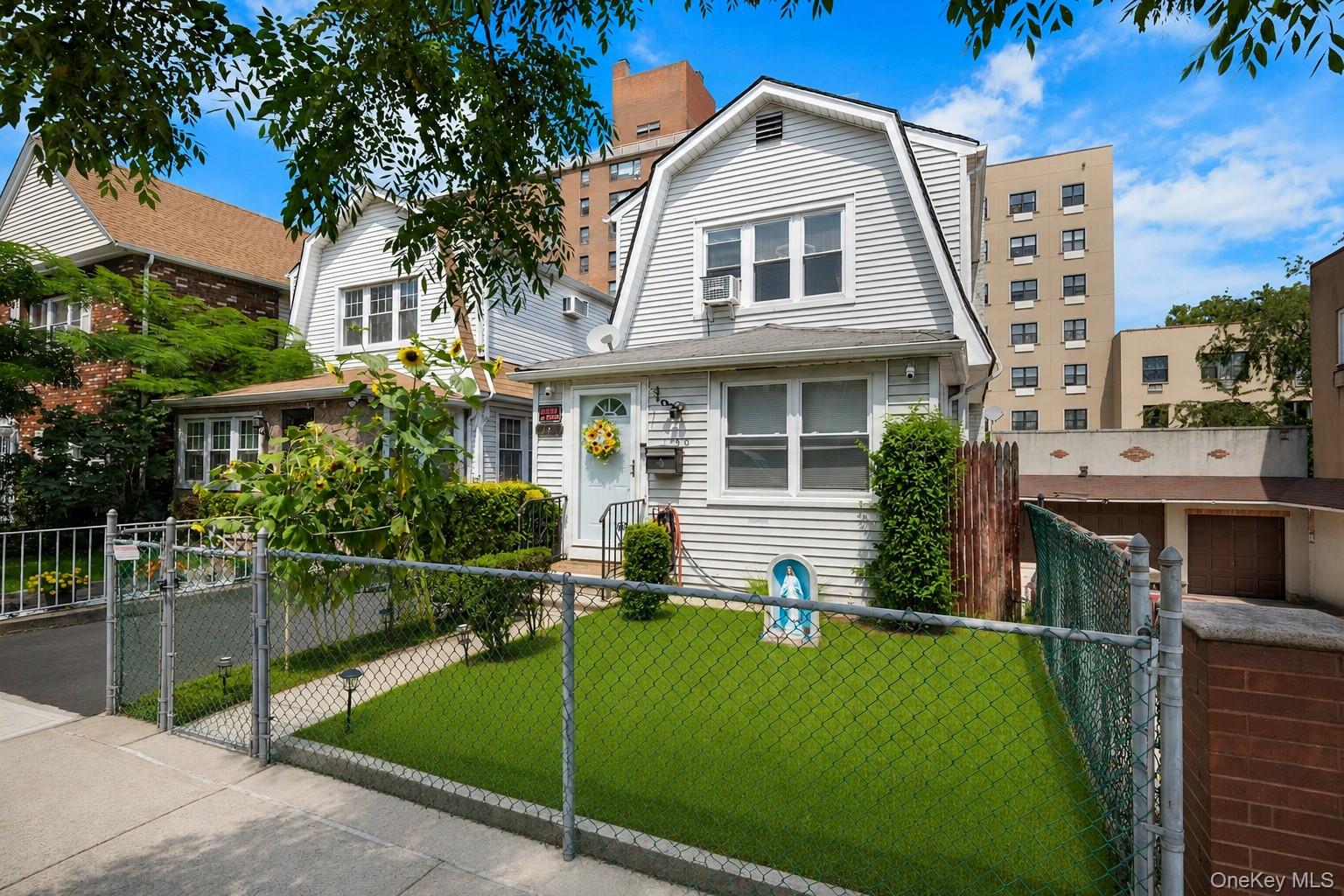 1736 Parkview Avenue Property Photo 1