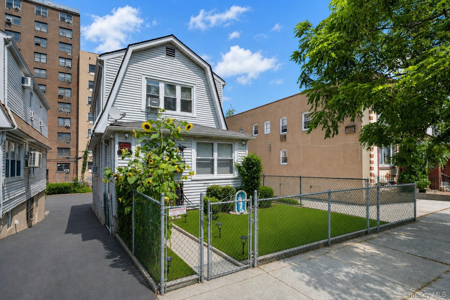1736 Parkview Avenue Property Photo 2