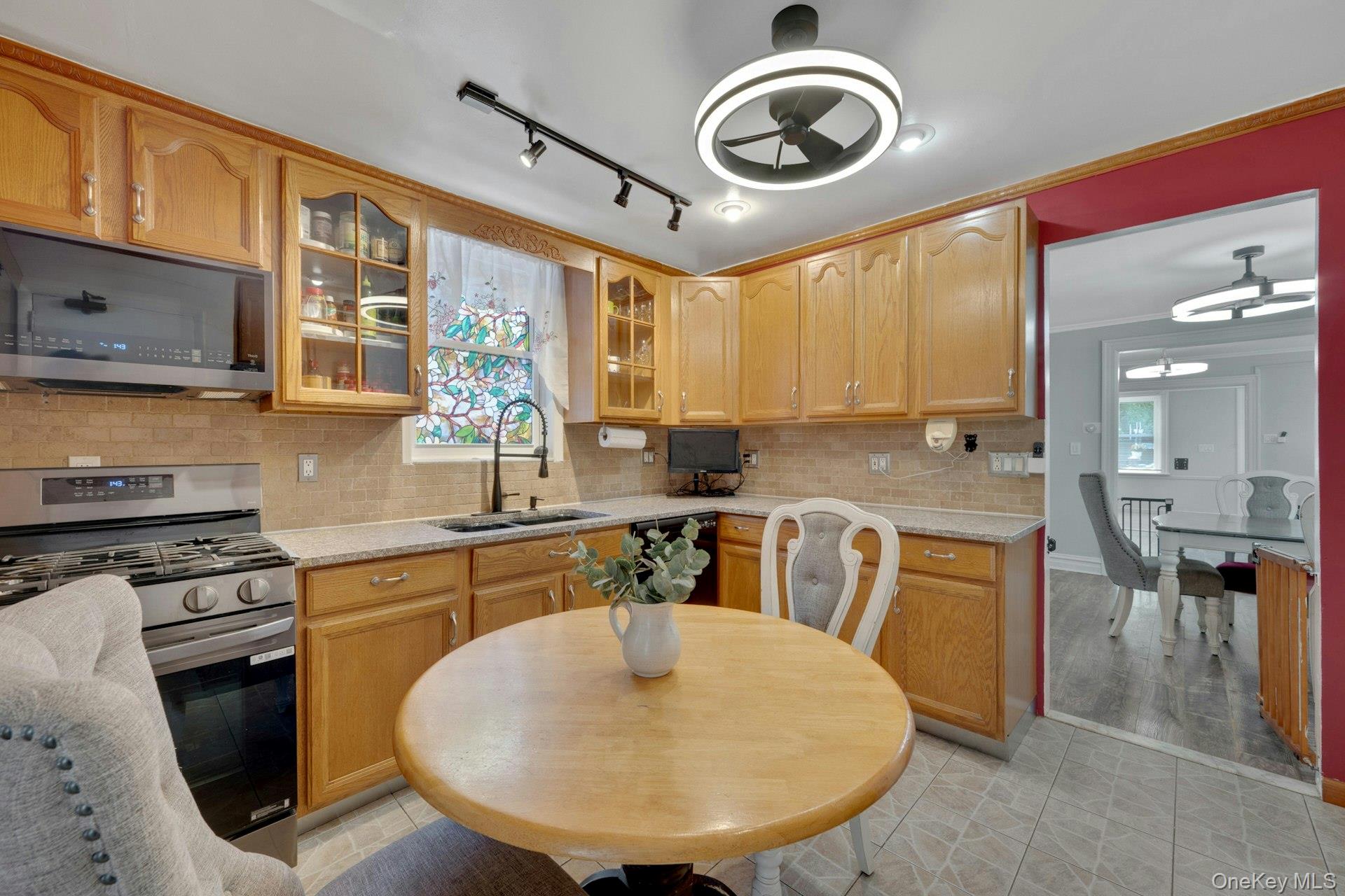 1736 Parkview Avenue Property Photo 11