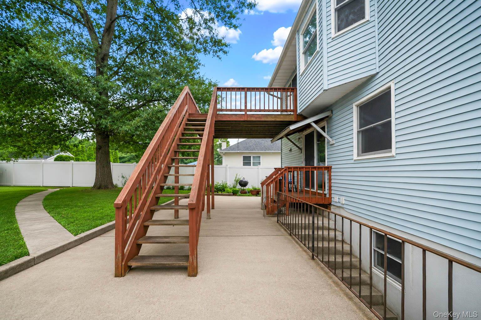 107 Cedar Oaks Avenue Property Photo 8