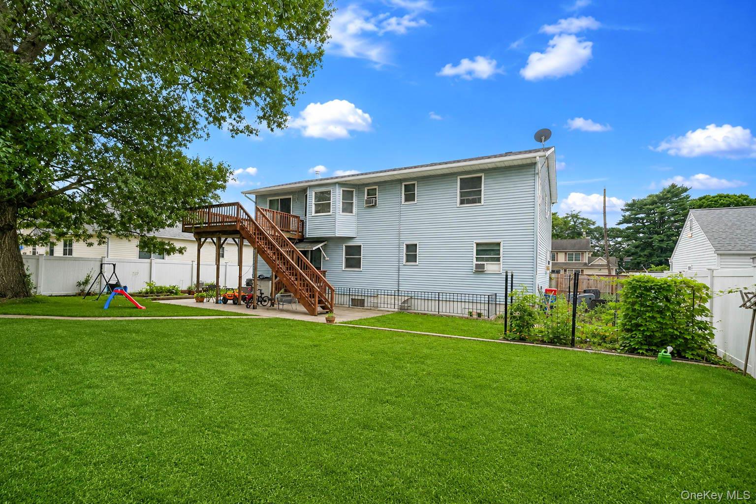 107 Cedar Oaks Avenue Property Photo 9