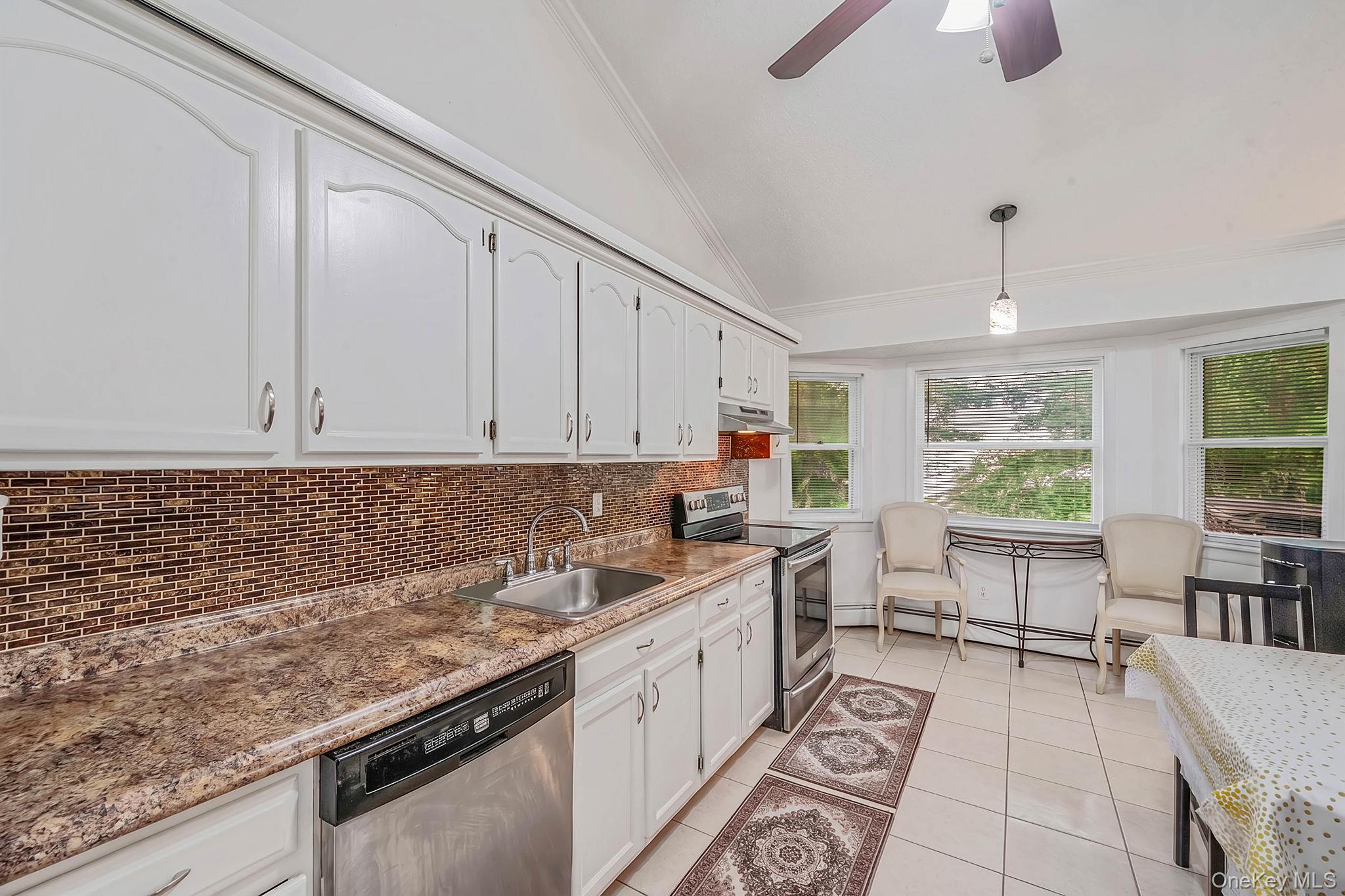 107 Cedar Oaks Avenue Property Photo 18