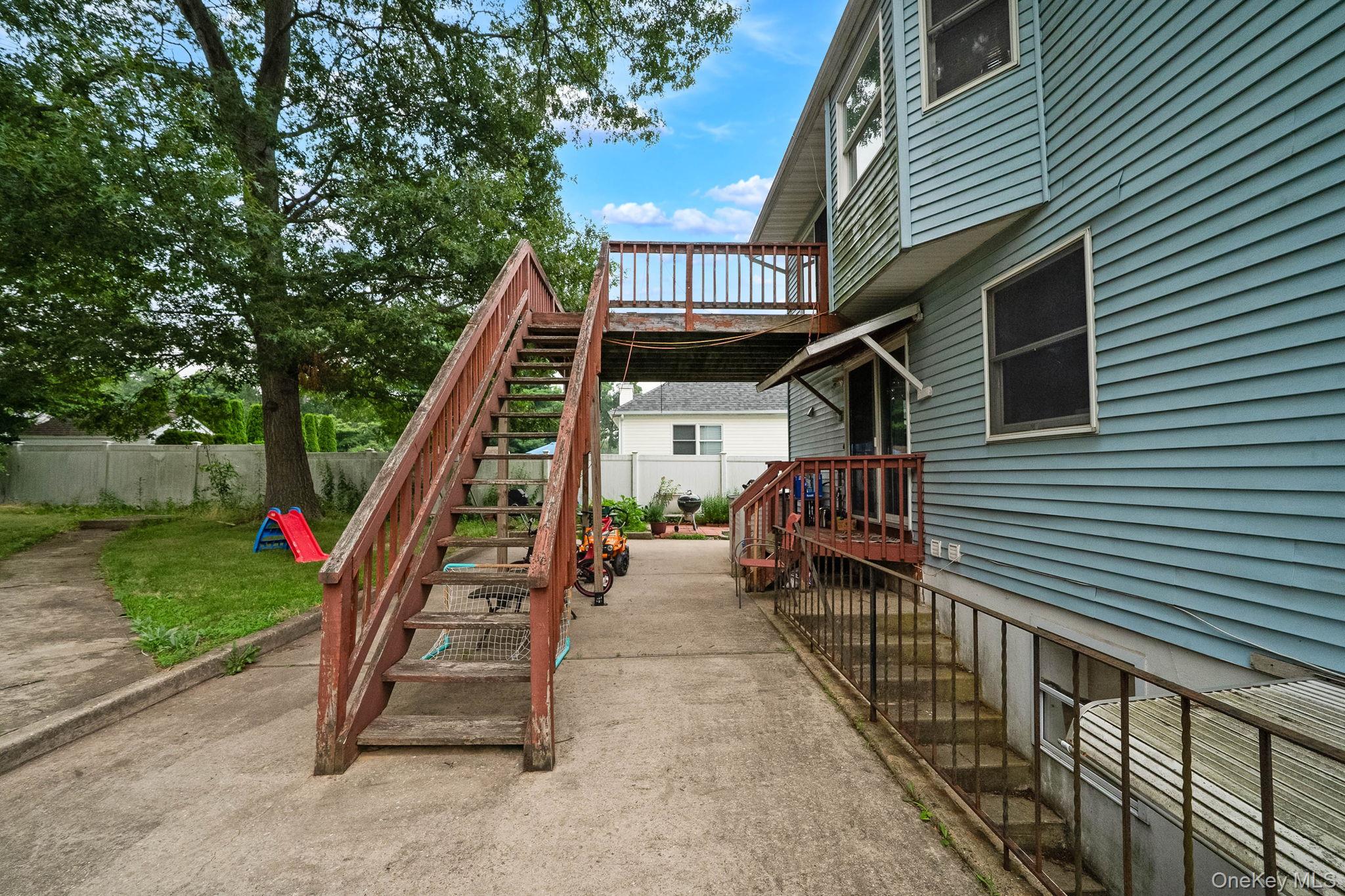 107 Cedar Oaks Avenue Property Photo 32