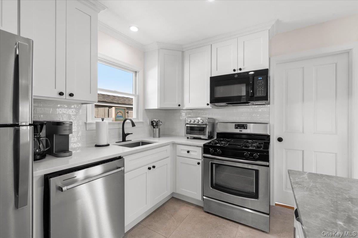 7 Whiting Road Property Photo 8