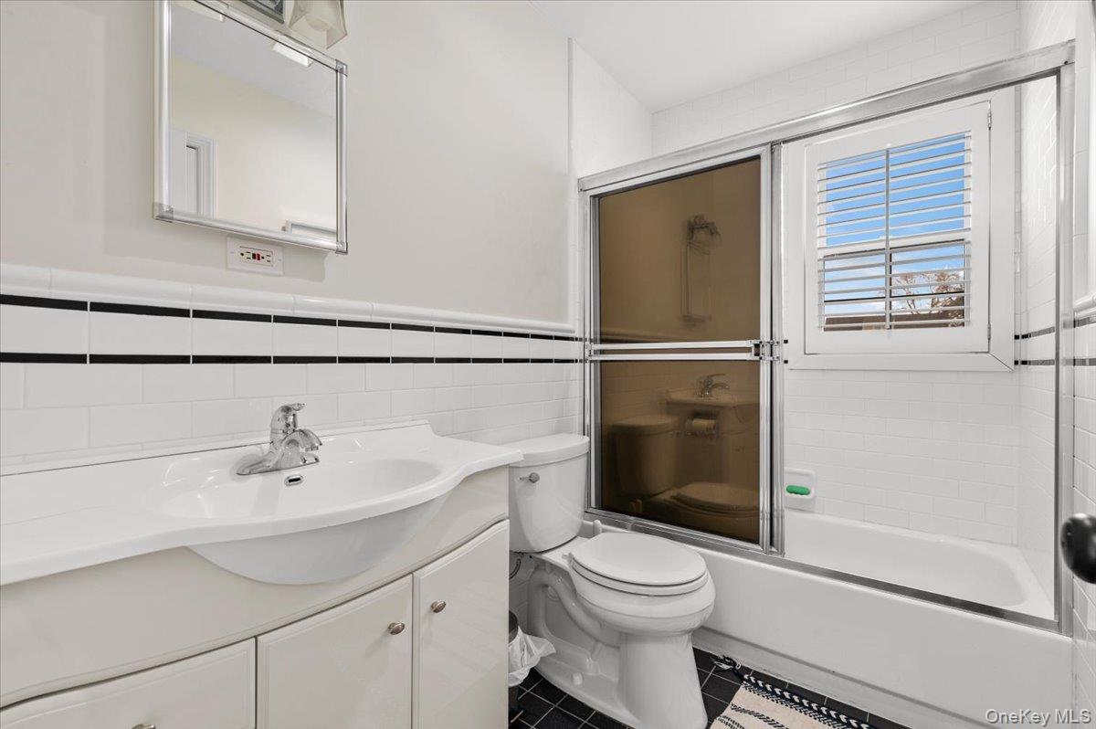 7 Whiting Road Property Photo 13