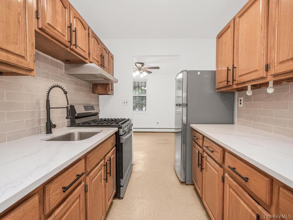 1060 Fox Street Property Photo 4