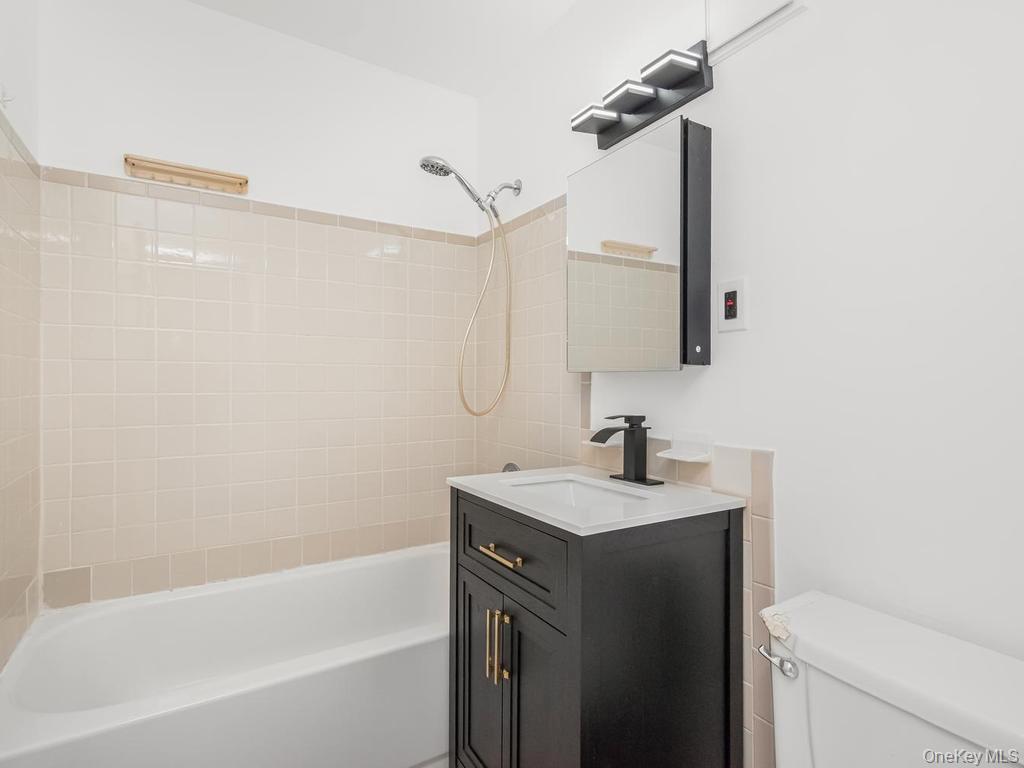 1060 Fox Street Property Photo 17