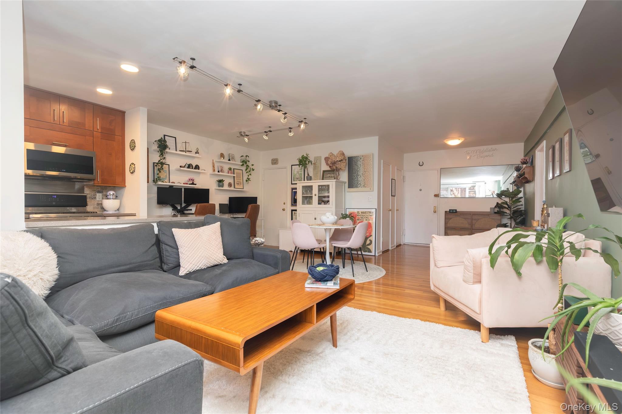 12 Westchester Avenue 2j Property Photo 1
