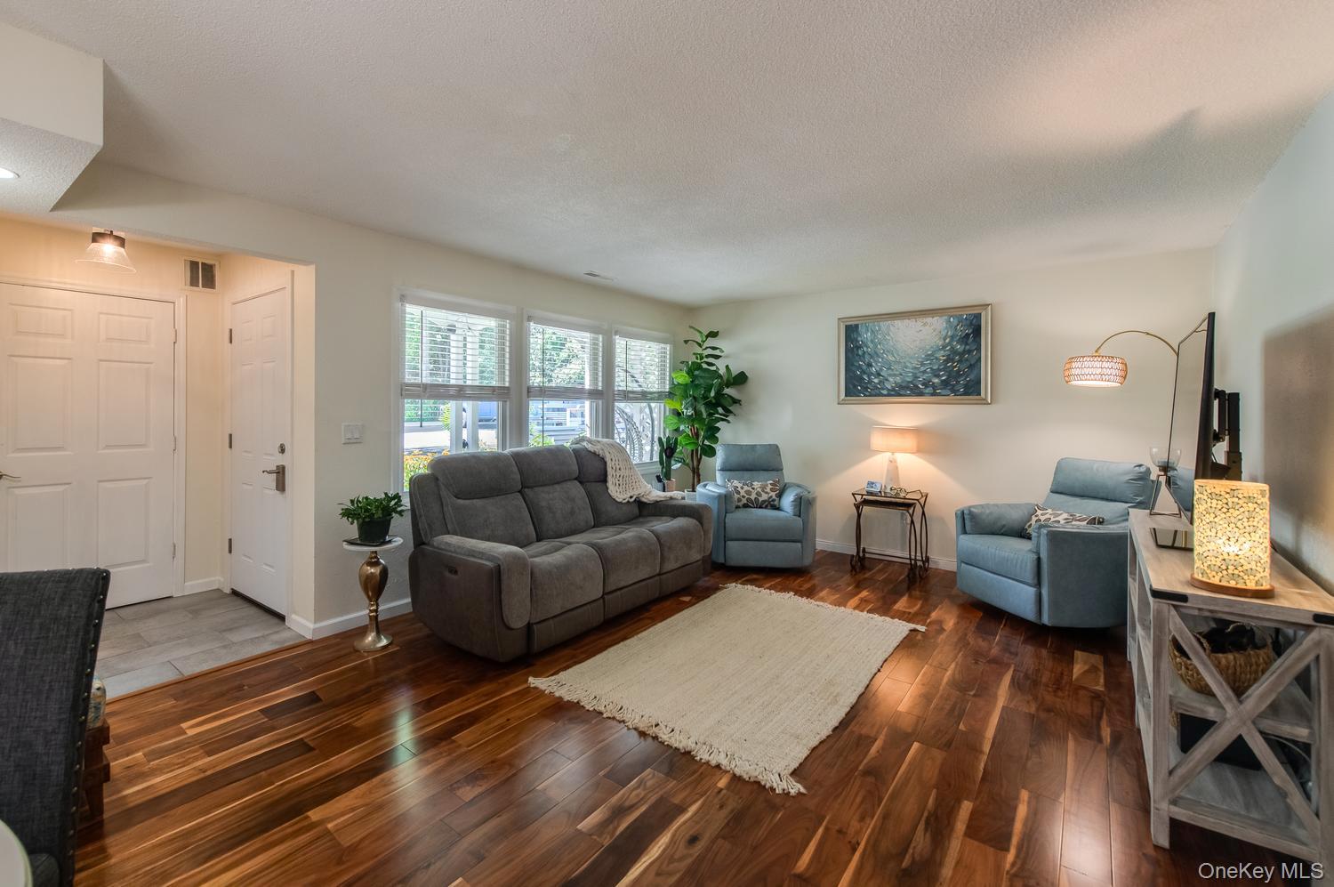 6 Burnham Court Property Photo 11