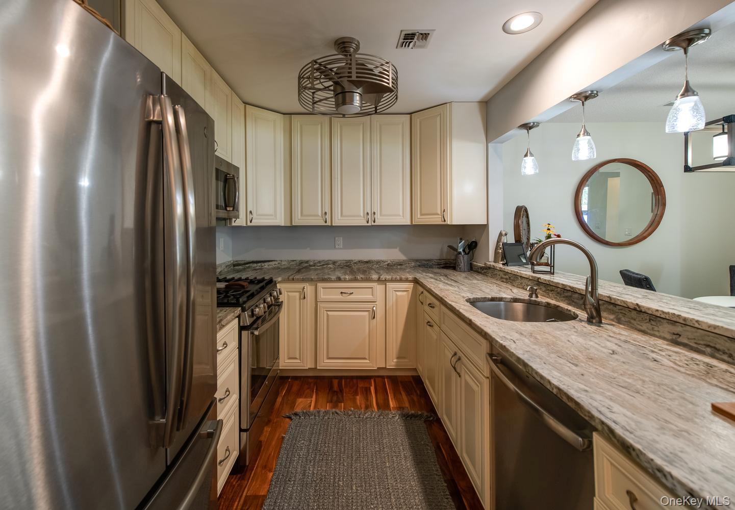 6 Burnham Court Property Photo 17