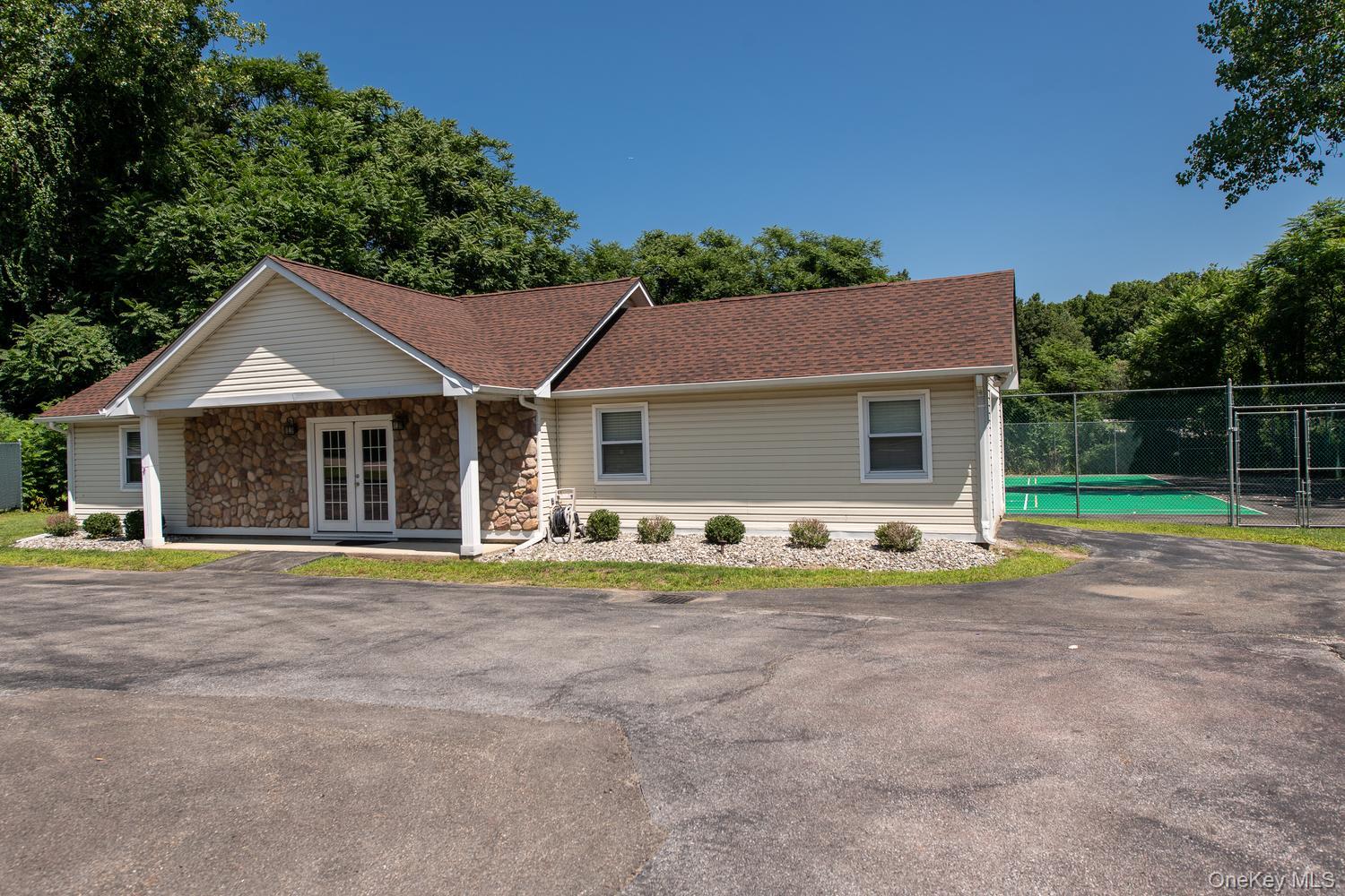 6 Burnham Court Property Photo 39