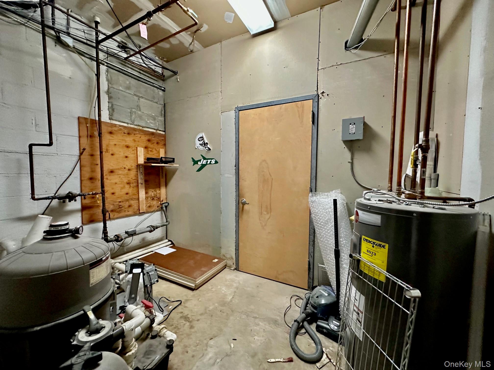 1061 N Broadway Property Photo 22