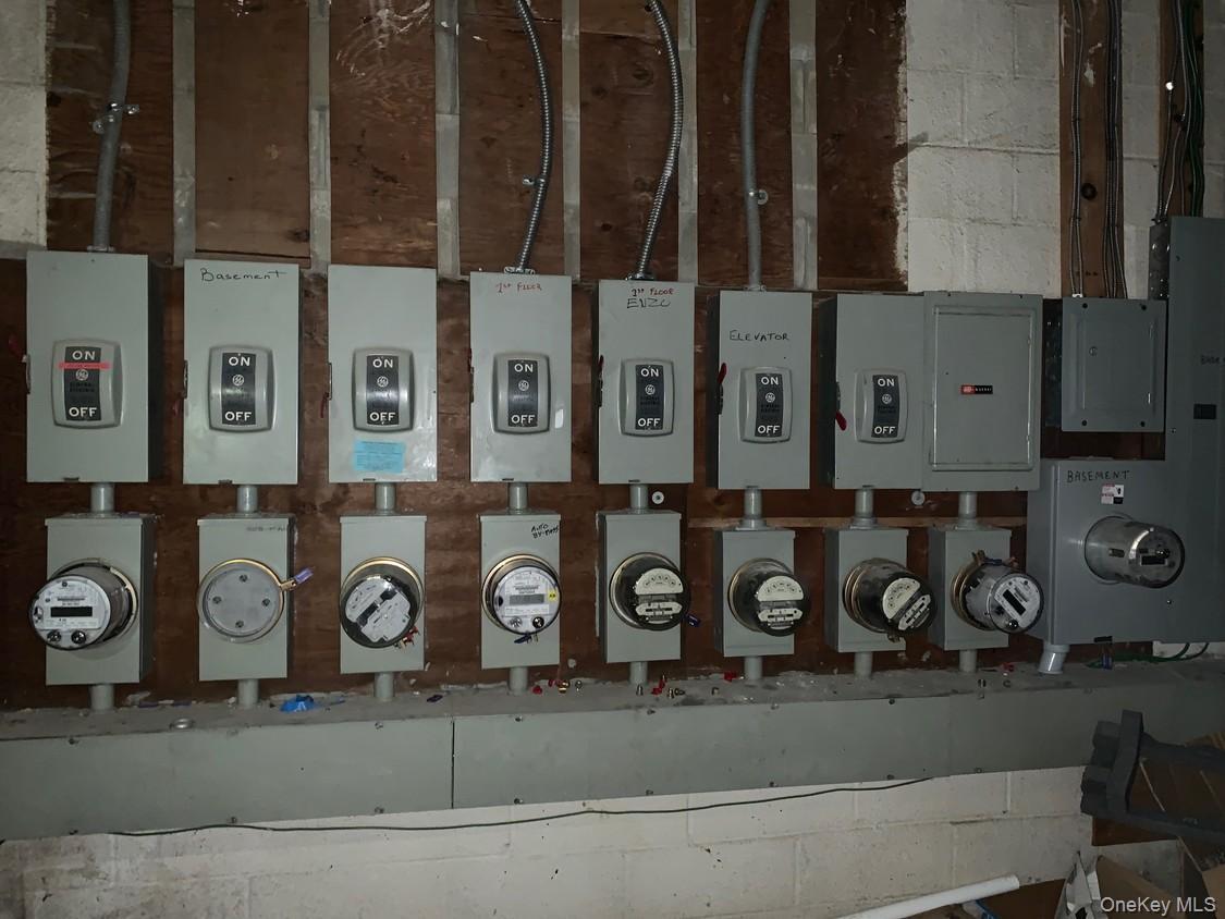 1061 N Broadway Property Photo 30