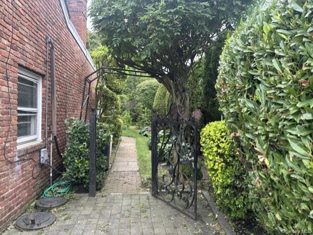 126 Hillside Avenue Property Photo 2