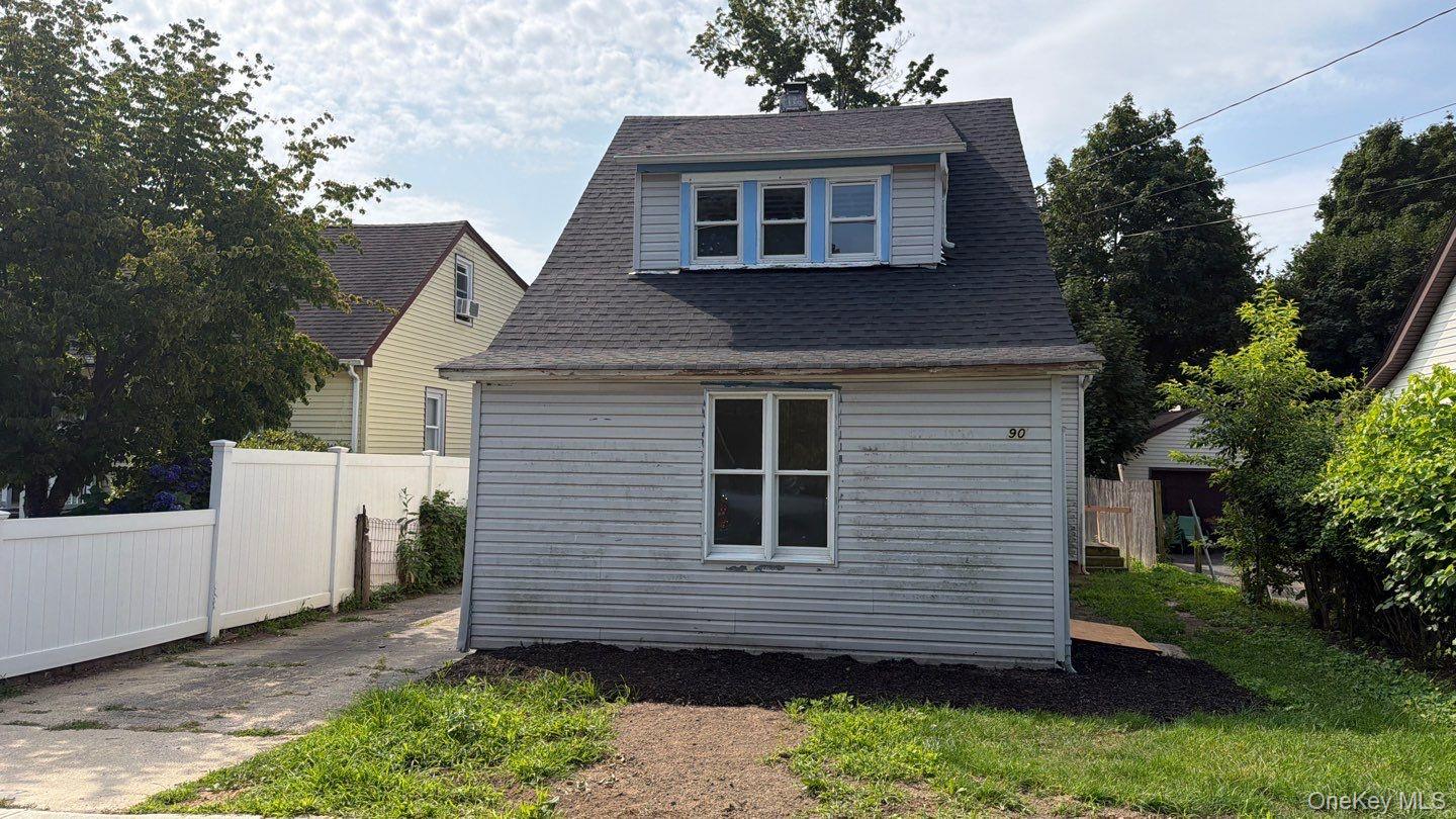 90 E 3rd Street Property Photo 1