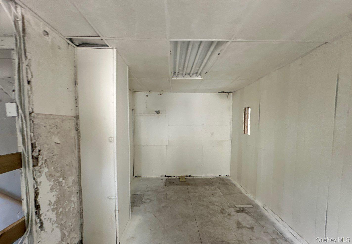 90 E 3rd Street Property Photo 6