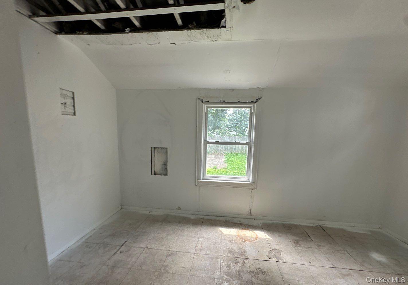 90 E 3rd Street Property Photo 7