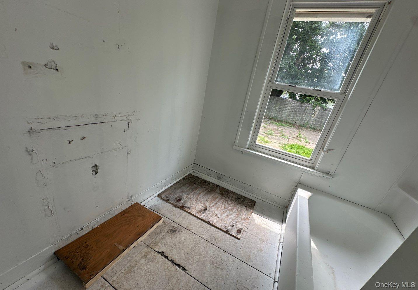 90 E 3rd Street Property Photo 8