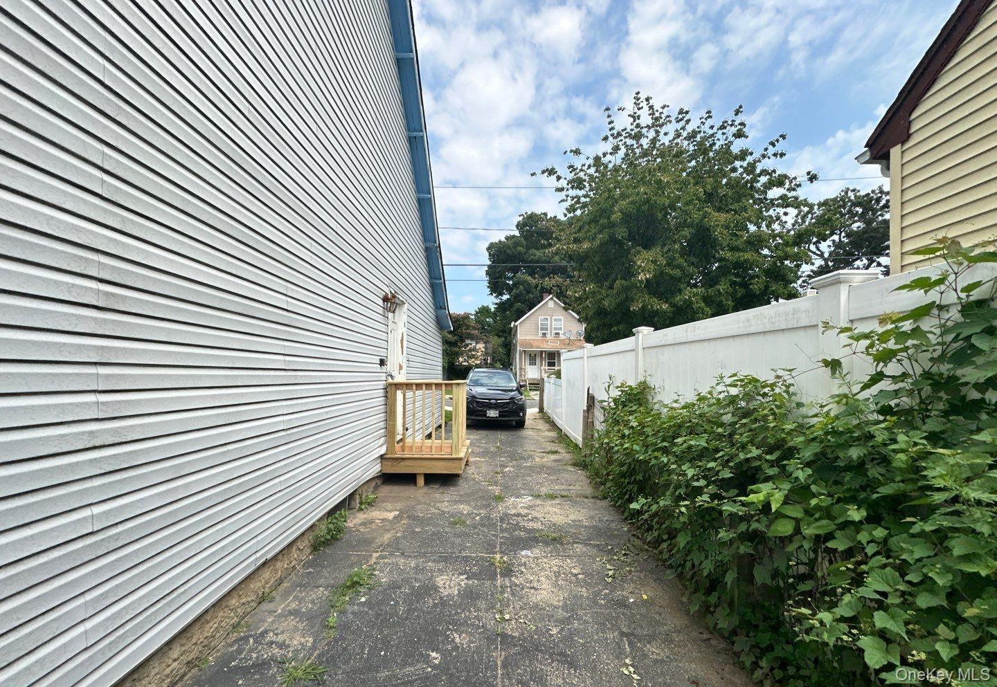 90 E 3rd Street Property Photo 14