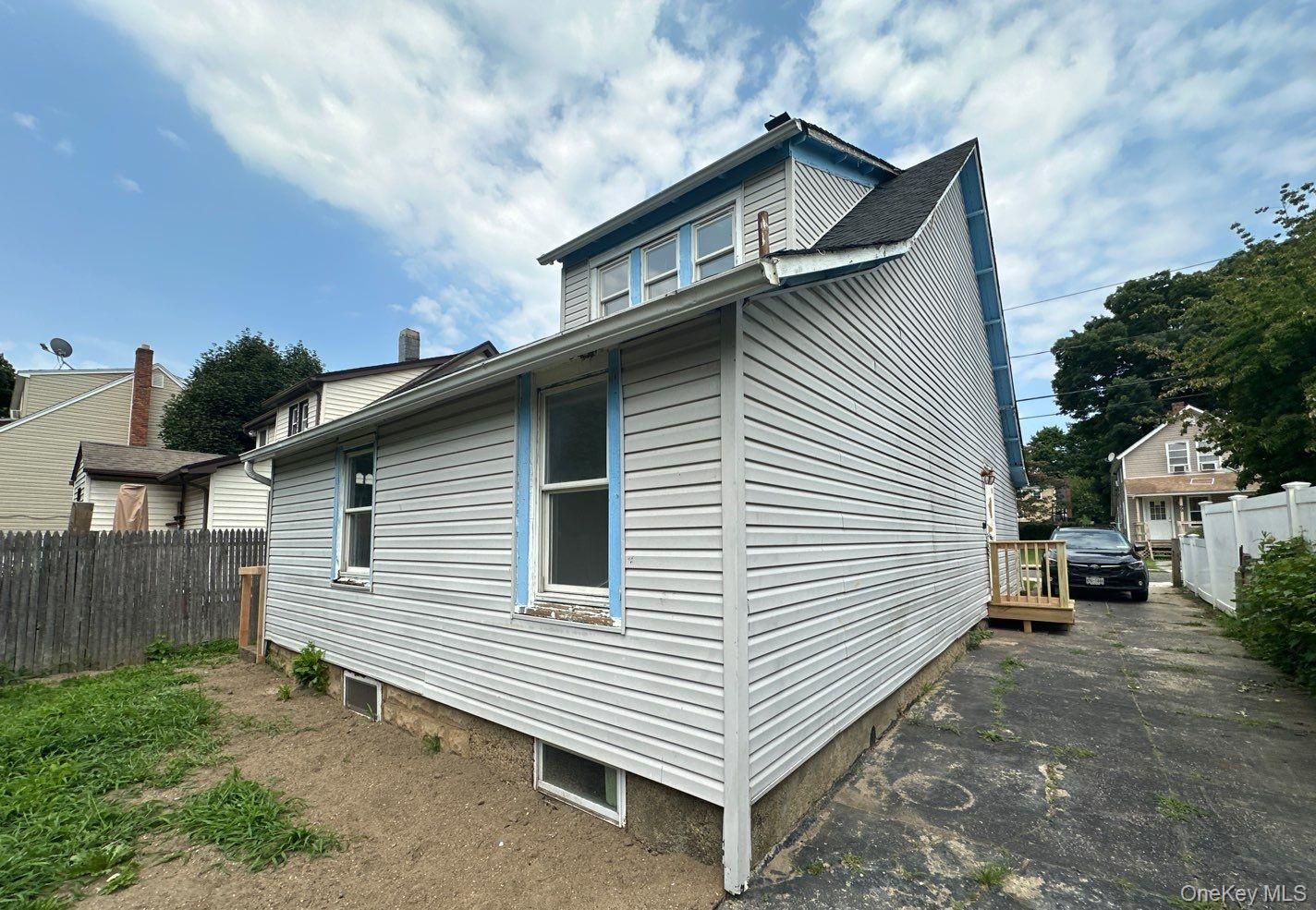90 E 3rd Street Property Photo 15