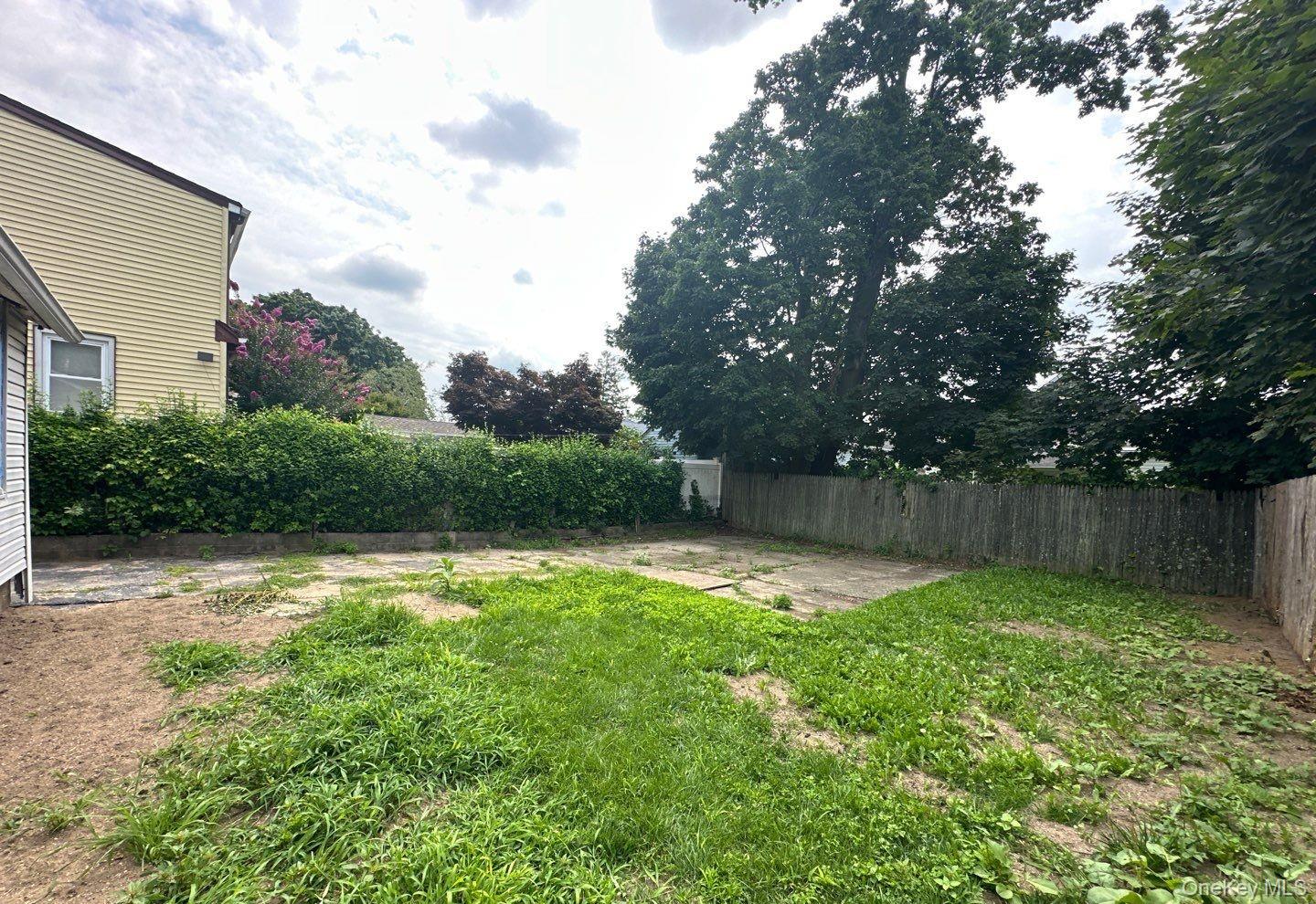 90 E 3rd Street Property Photo 17