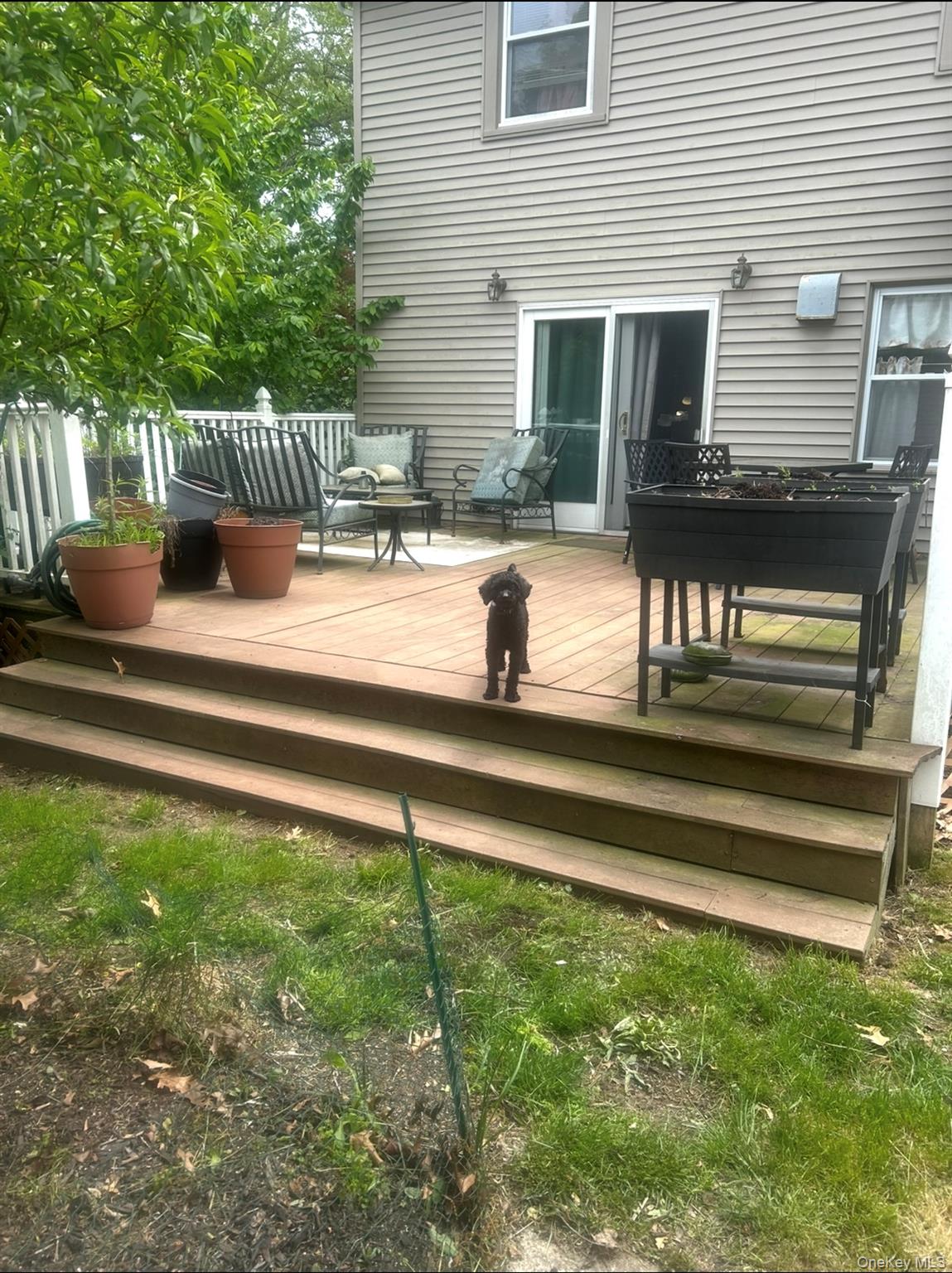 689 Stanton Avenue Property Photo 3