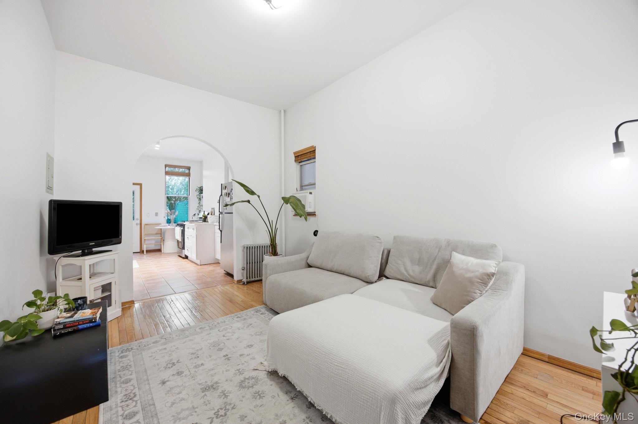 317 Eckford Street Property Photo 4