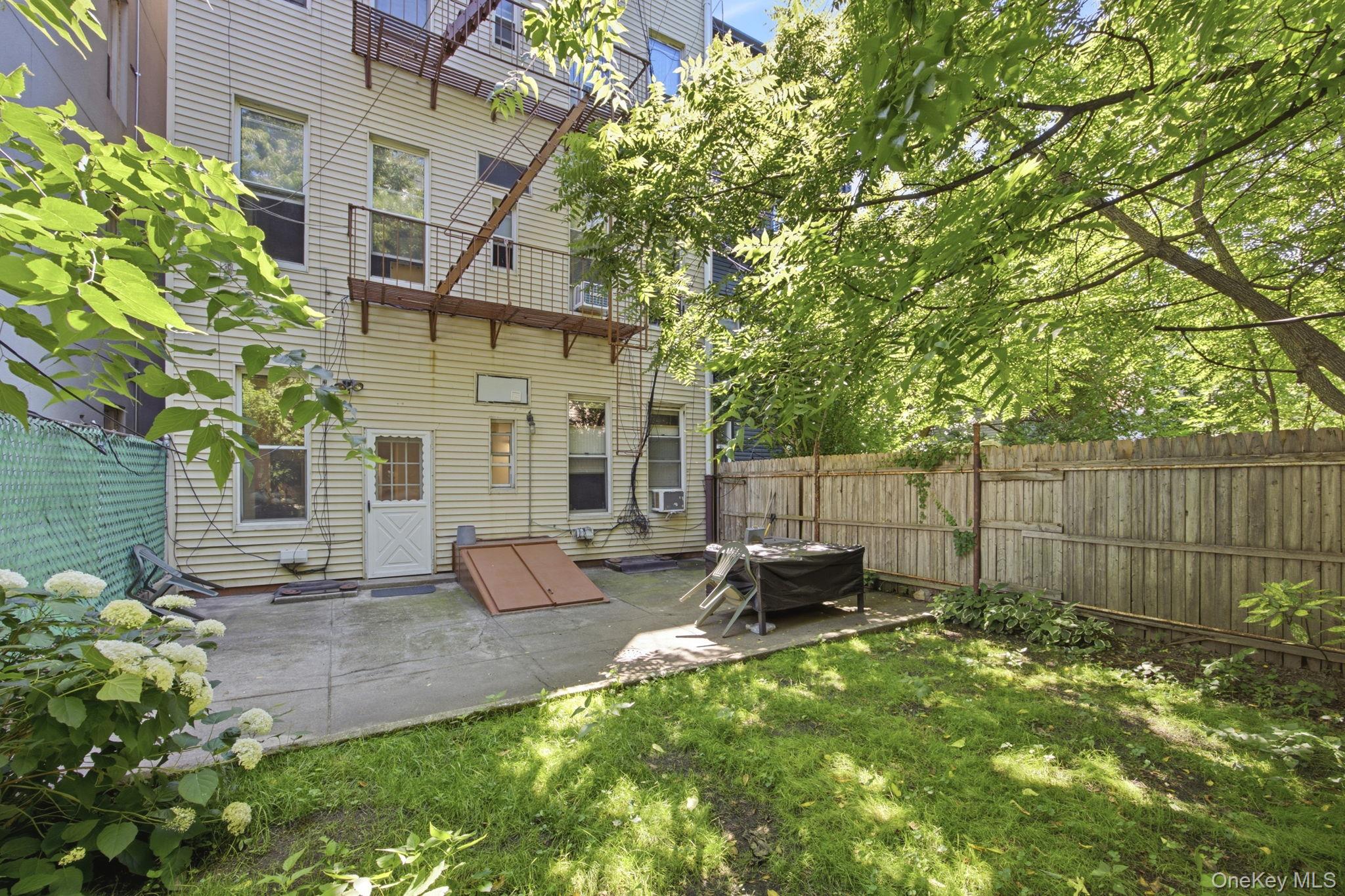 317 Eckford Street Property Photo 27