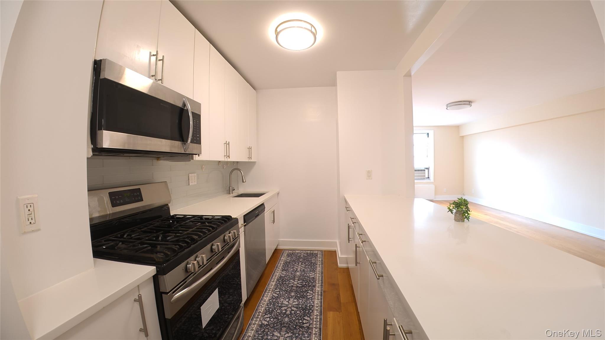 14220 Franklin Avenue 7F Property Photo 1