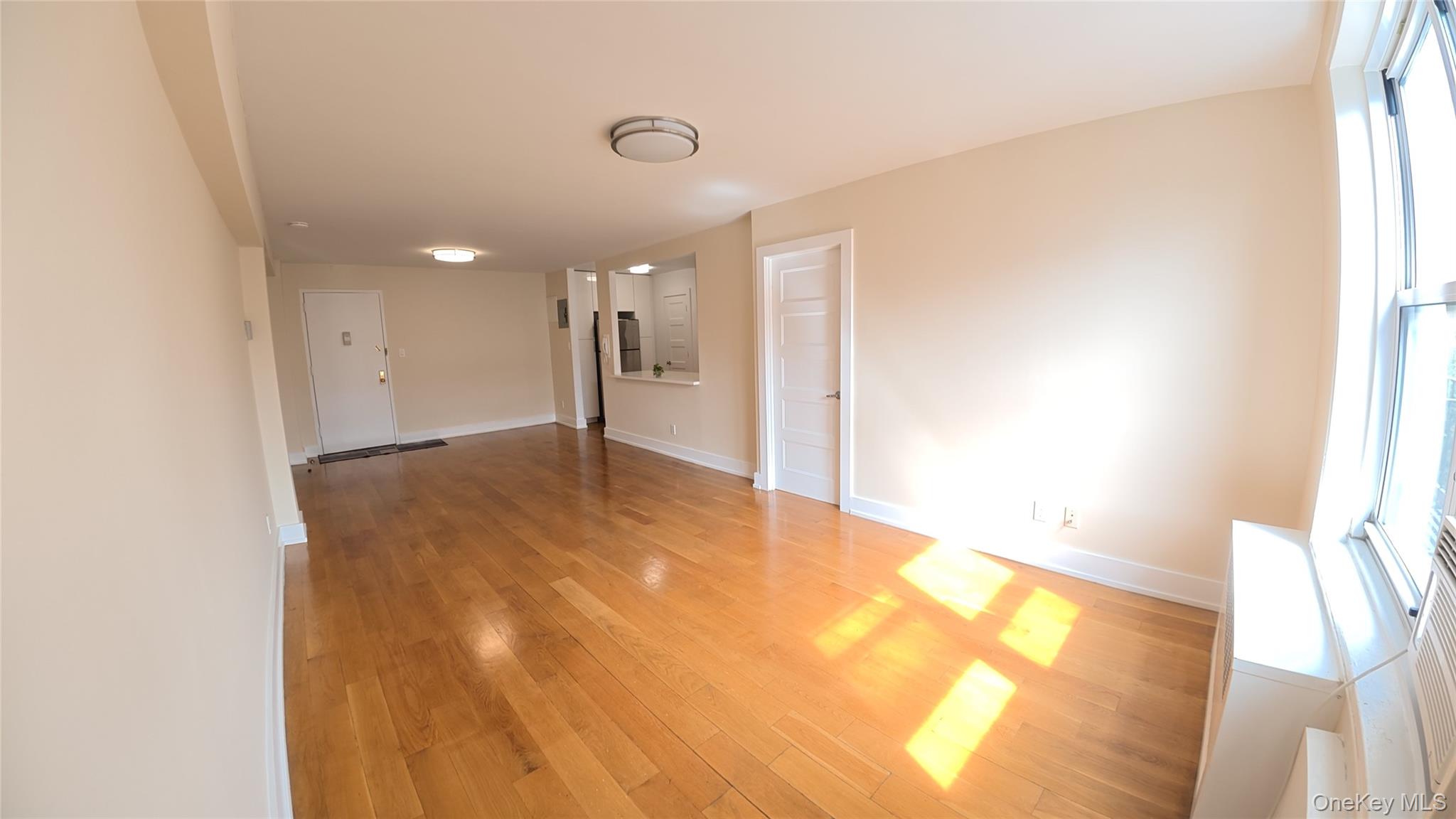 14220 Franklin Avenue 7f Property Photo 6