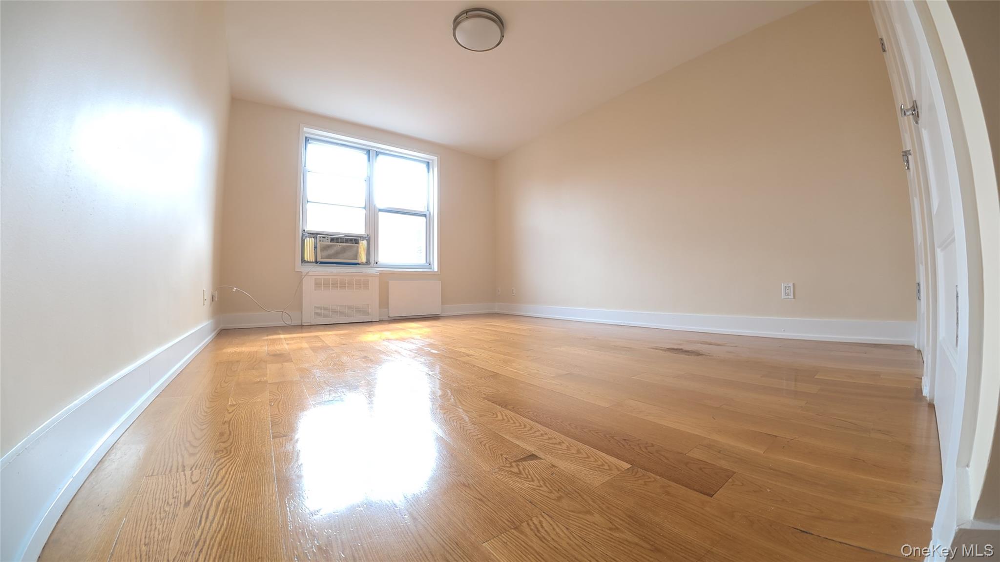 14220 Franklin Avenue 7f Property Photo 9