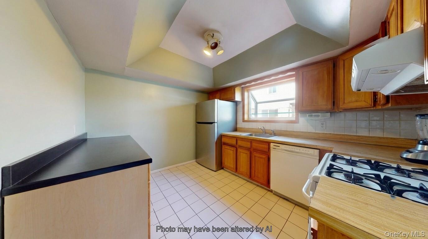 36 Leo Street 34 Property Photo 9