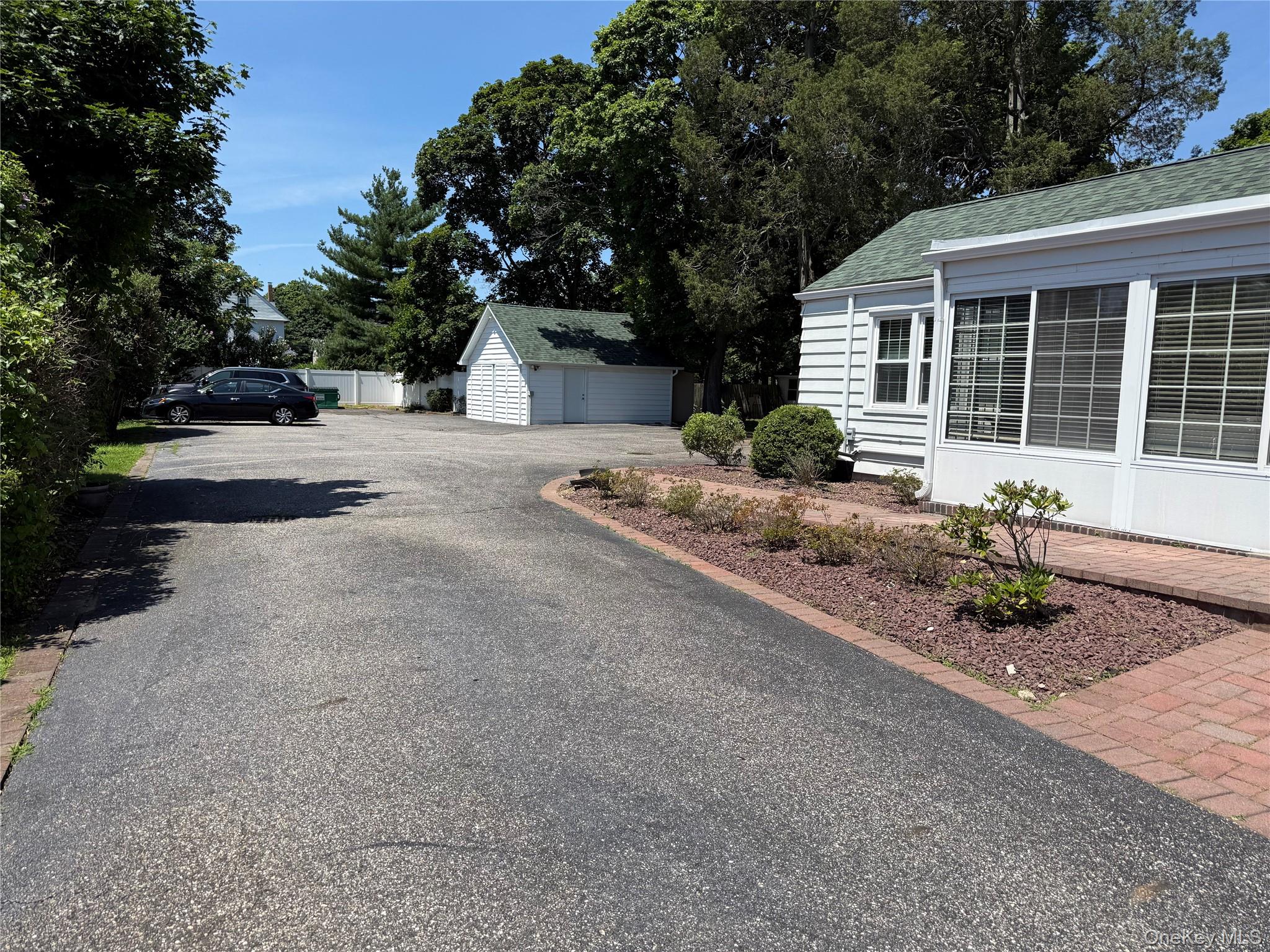 156 N Ocean Avenue Property Photo 4
