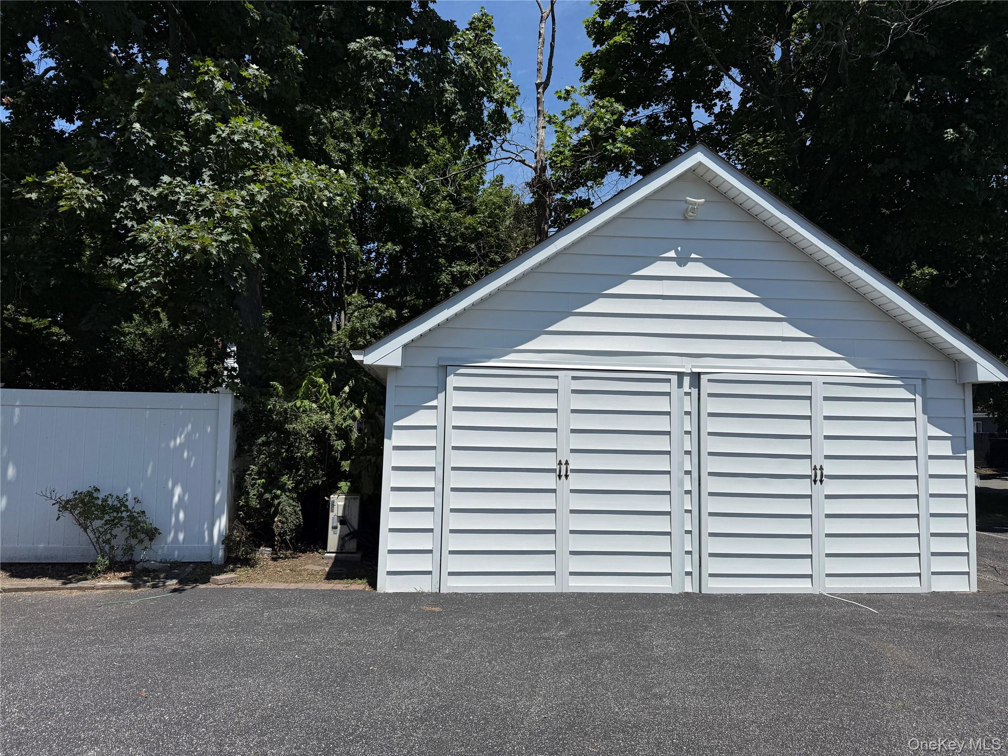 156 N Ocean Avenue Property Photo 25