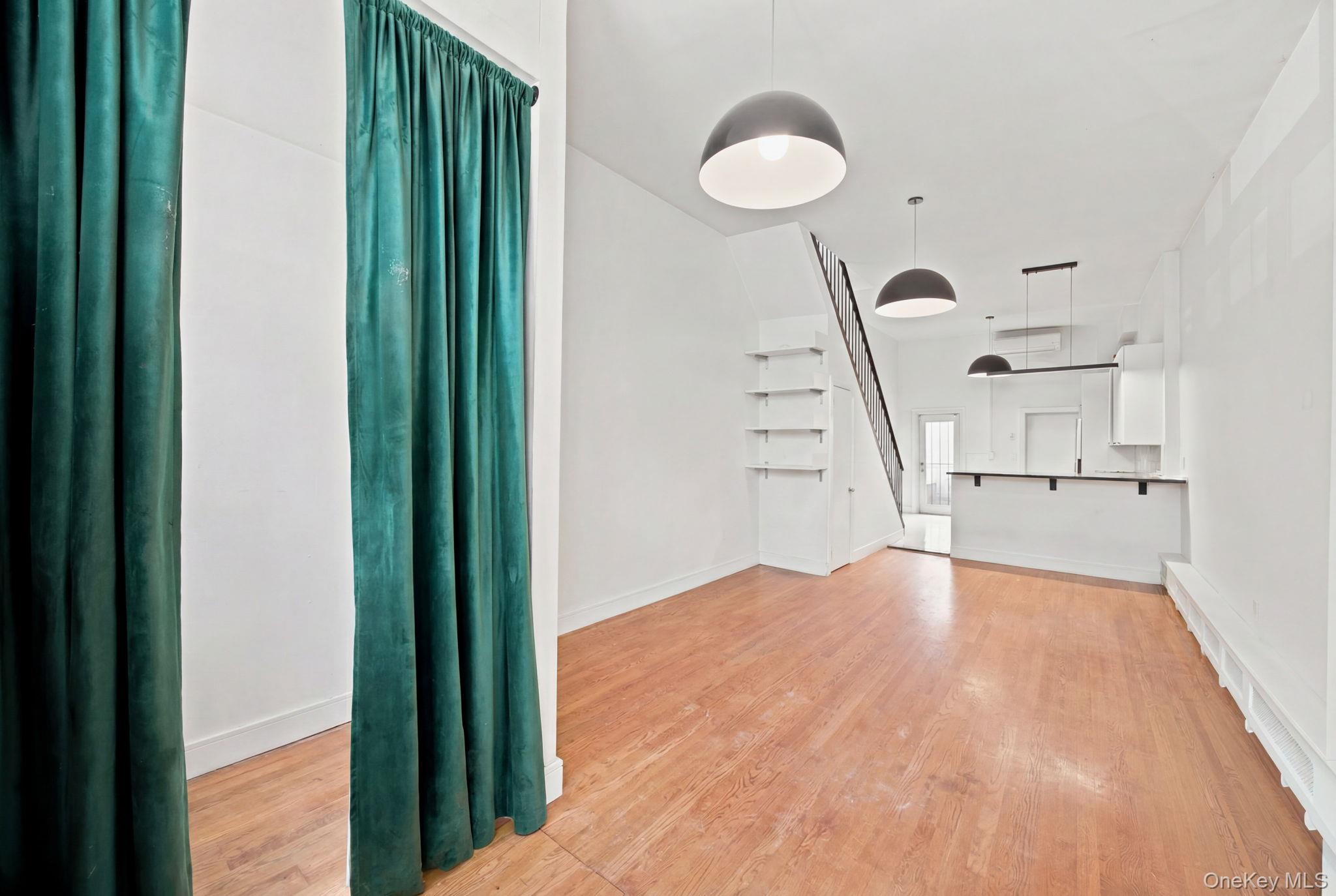 251 Graham Avenue Property Photo 6