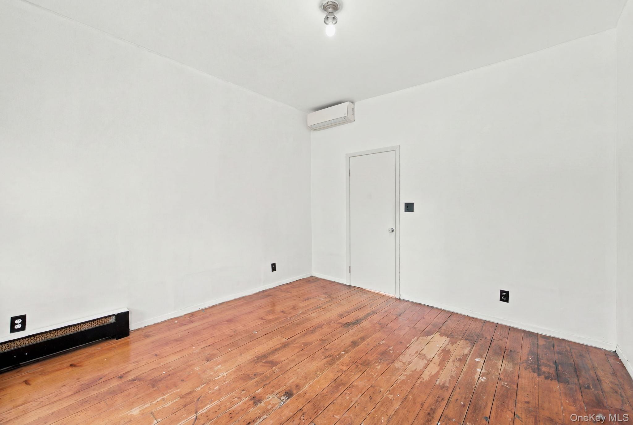251 Graham Avenue Property Photo 16