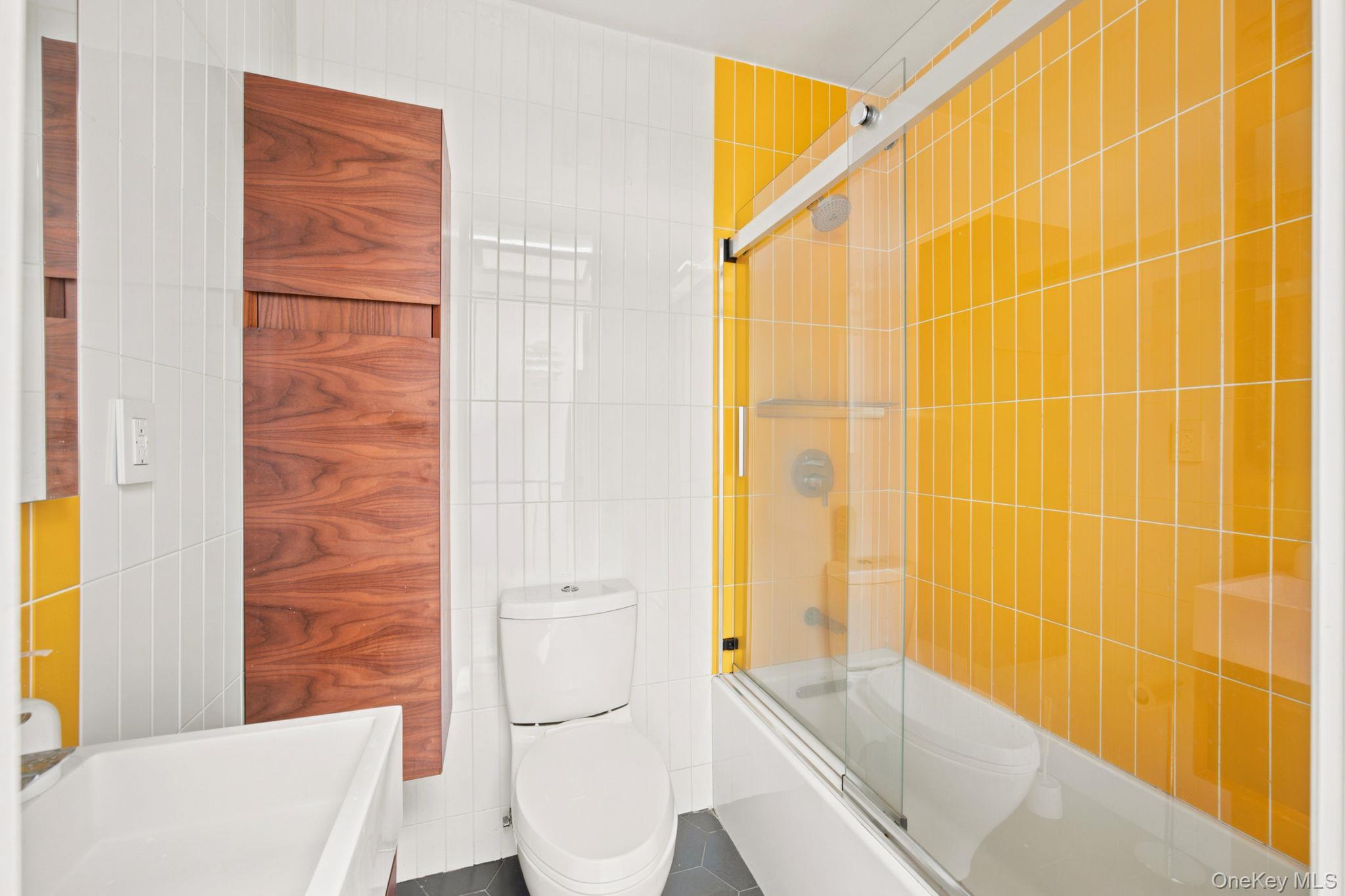 251 Graham Avenue Property Photo 19