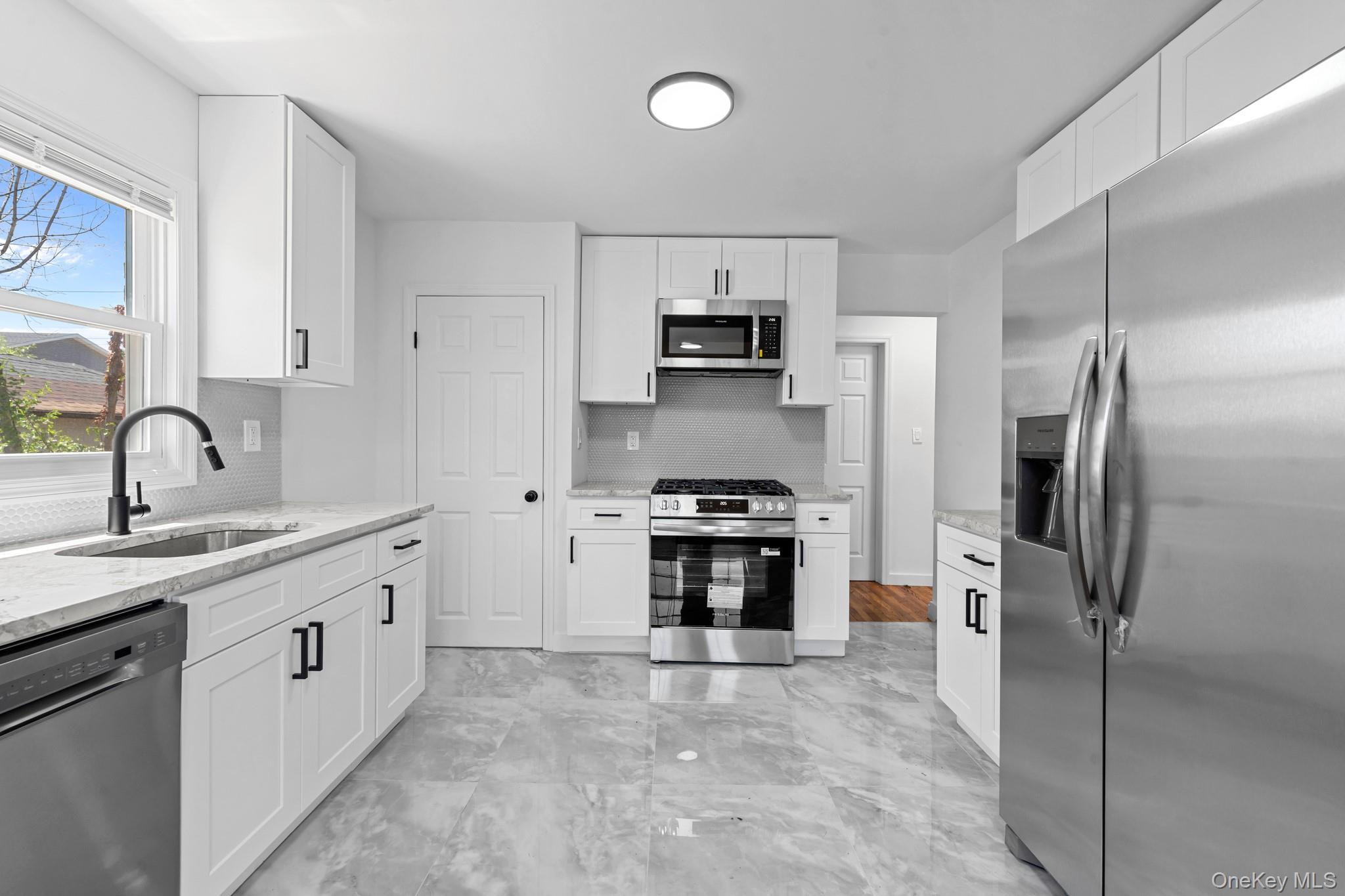 1977 Jackson Avenue Property Photo 1