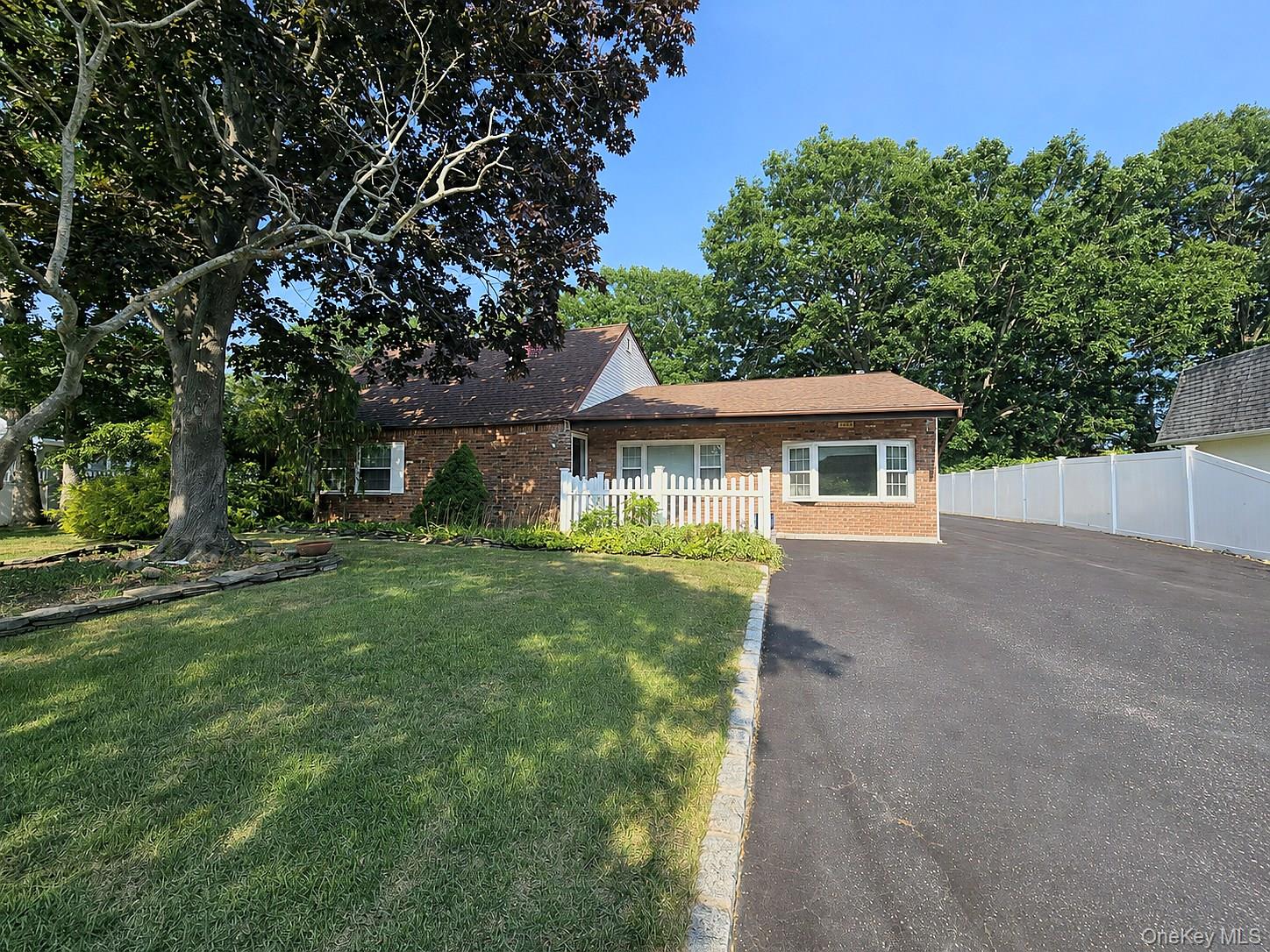 60 Meyer Lane Property Photo 2
