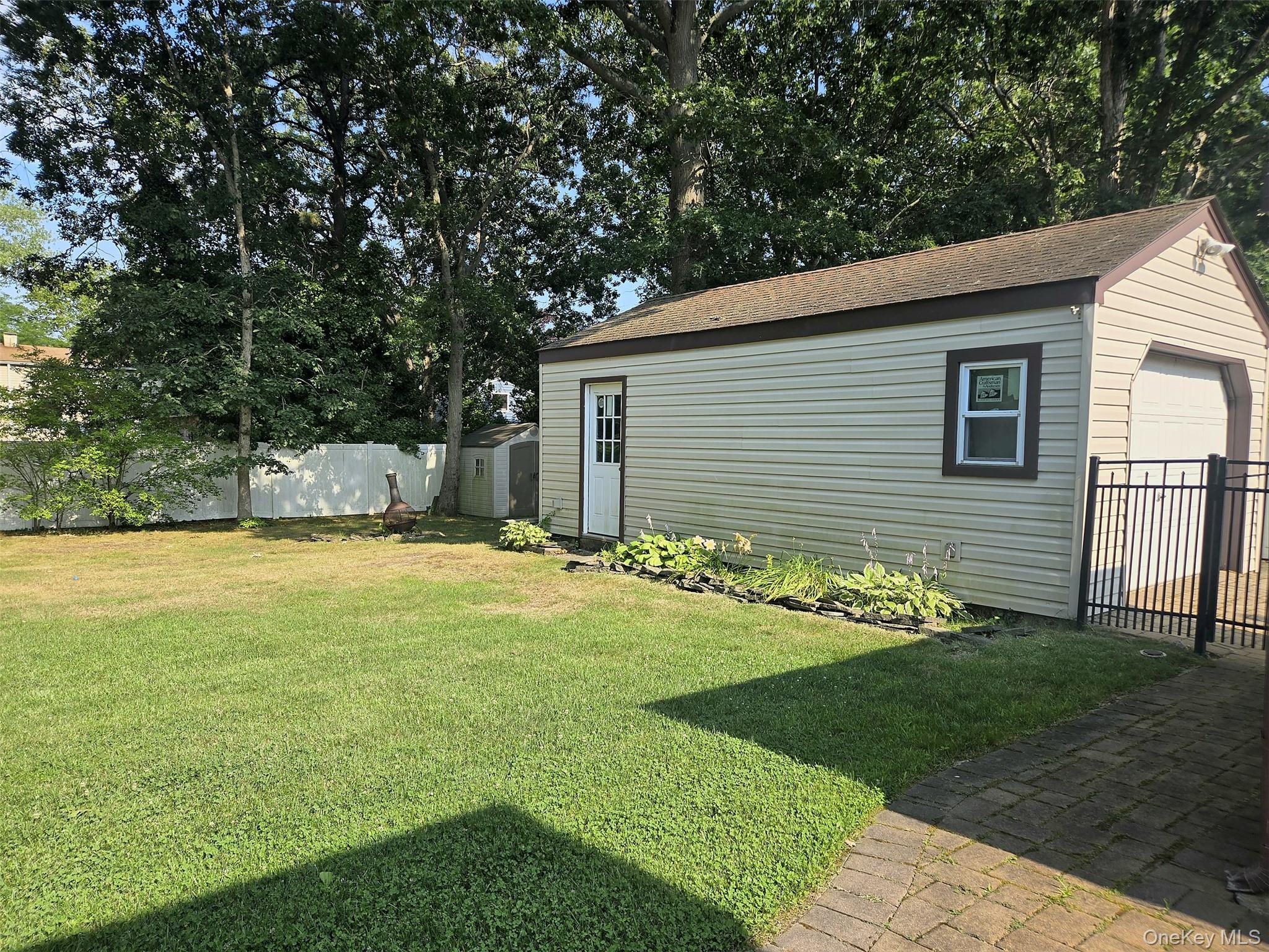 60 Meyer Lane Property Photo 7
