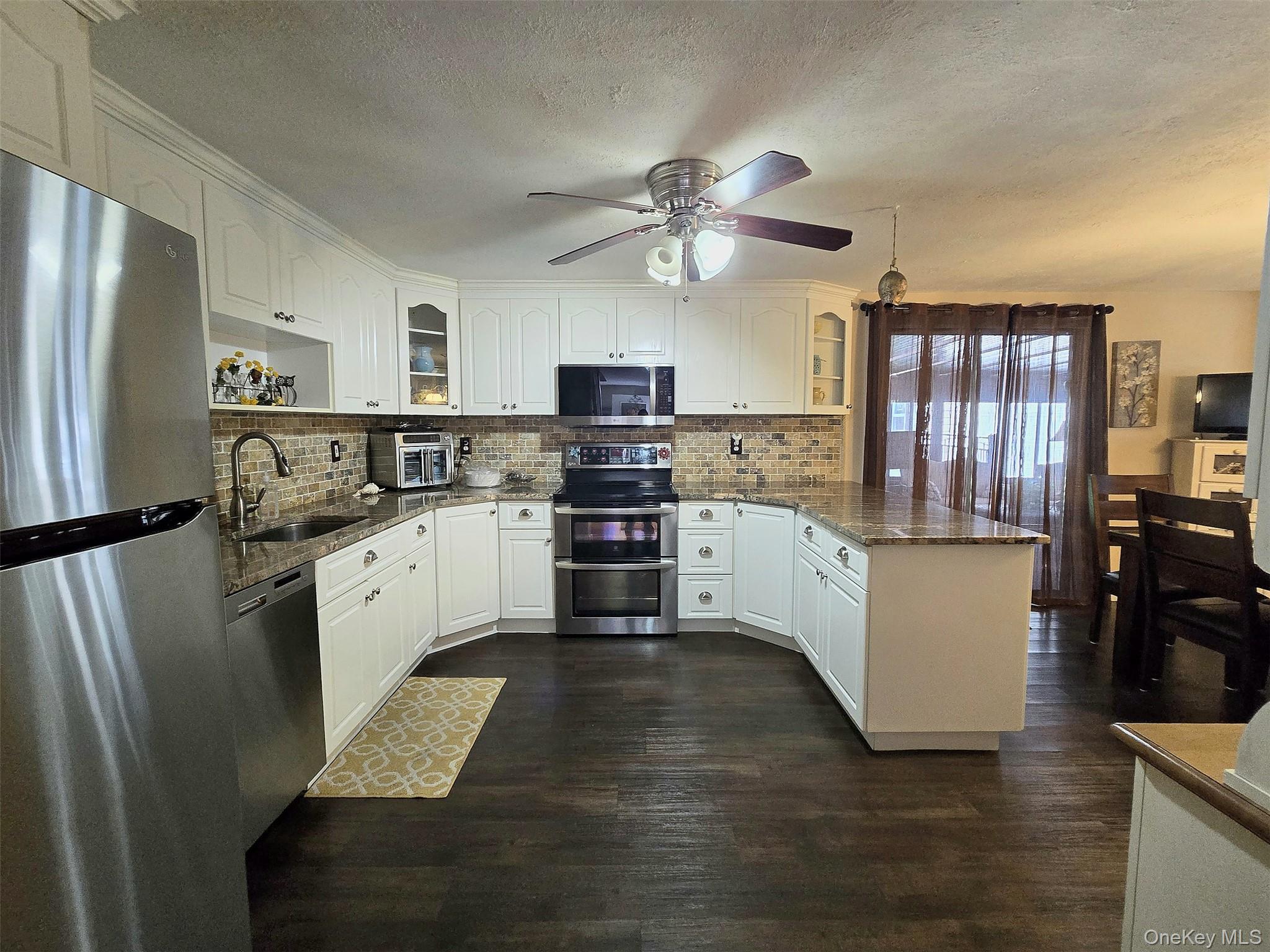 60 Meyer Lane Property Photo 15