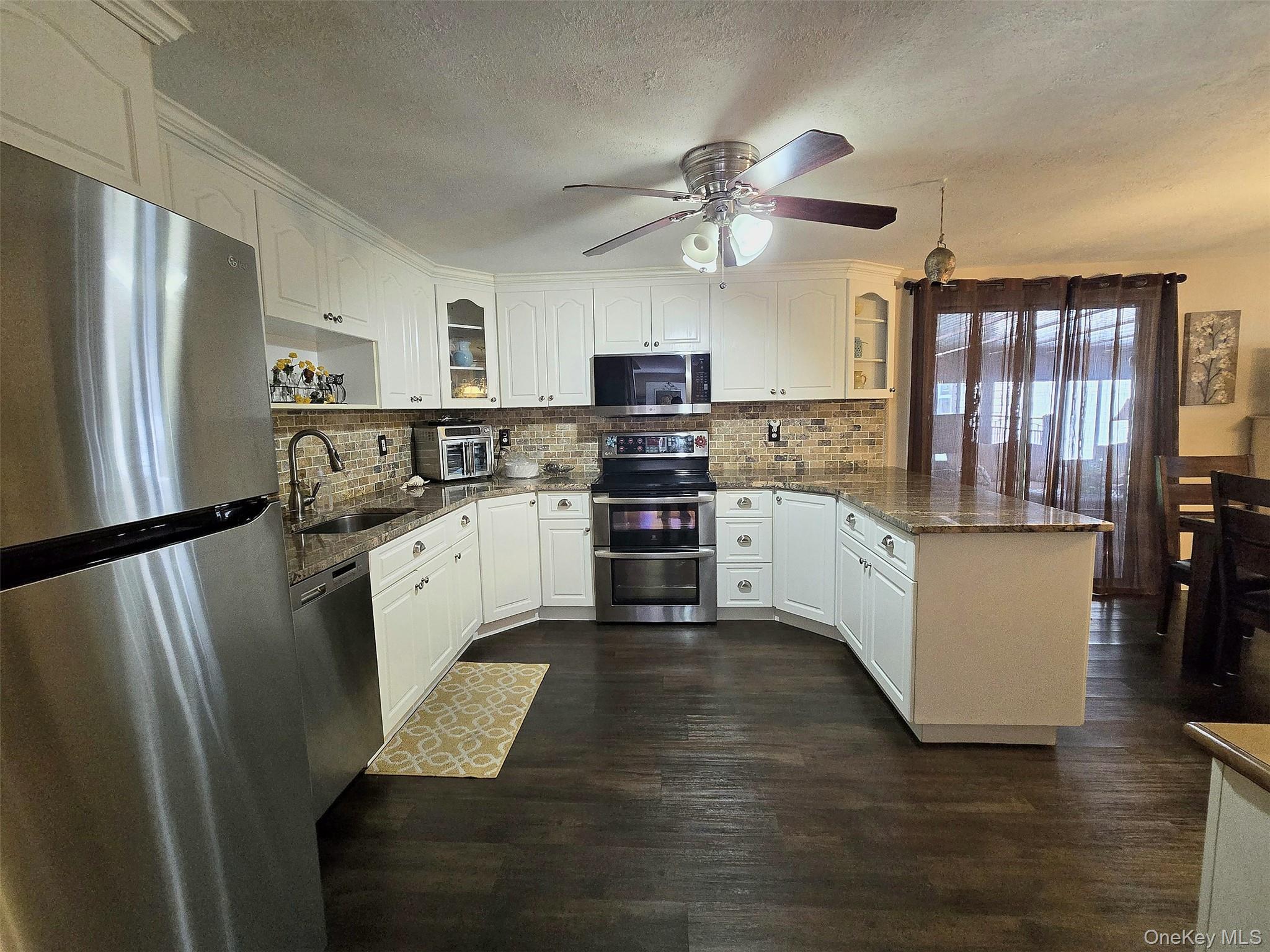 60 Meyer Lane Property Photo 16