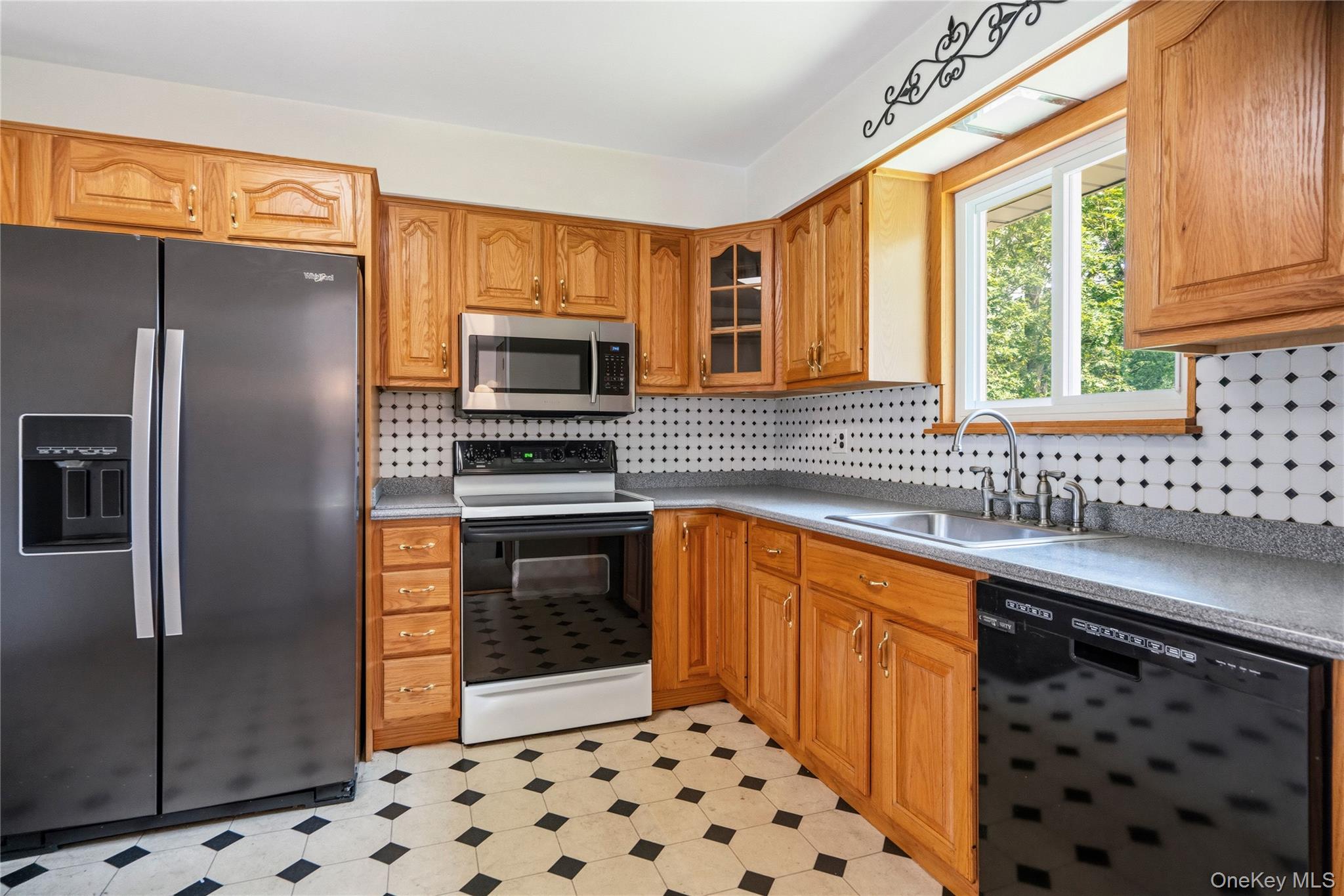 417 Winters Drive Property Photo 15