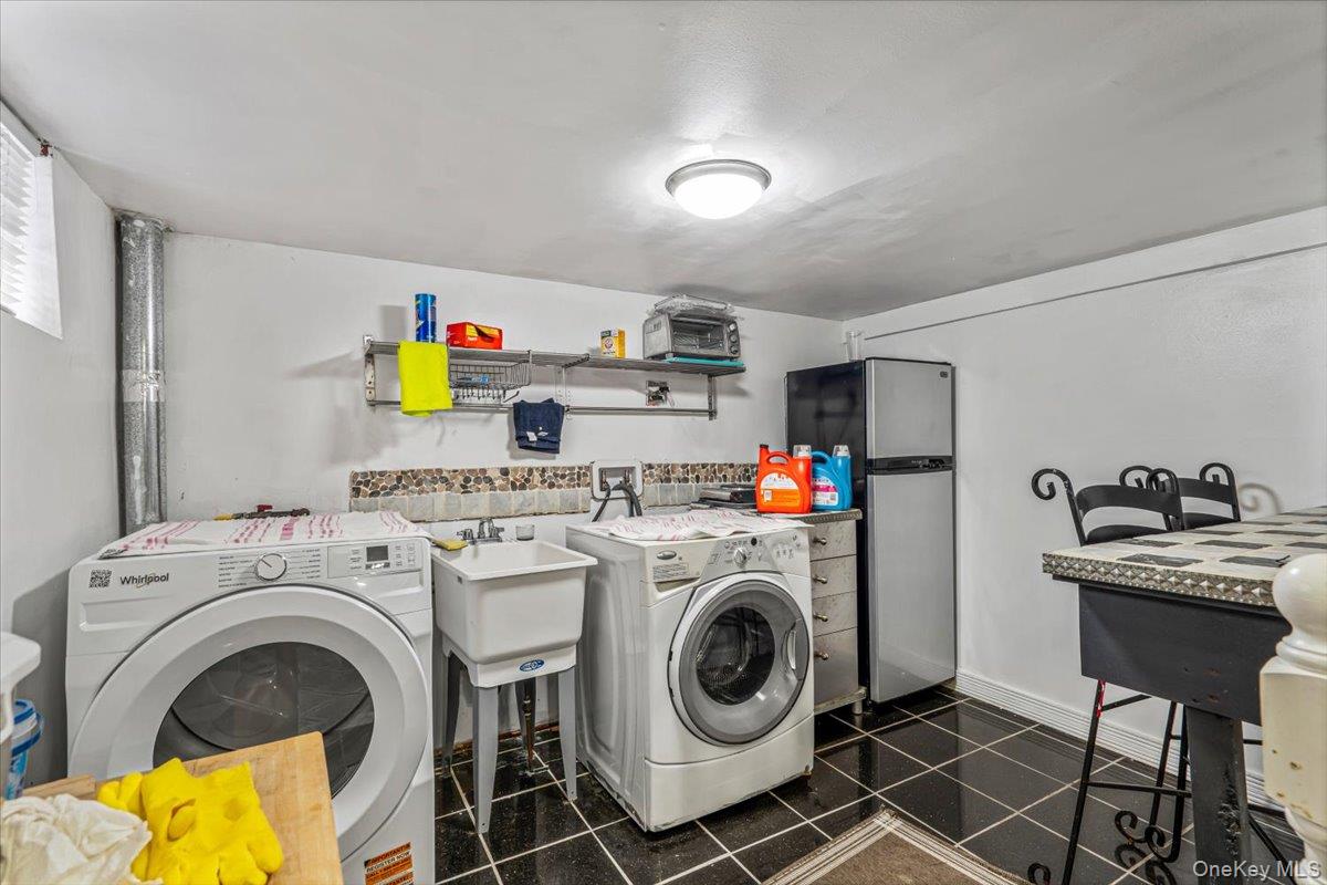166-47 25th Avenue Property Photo 15
