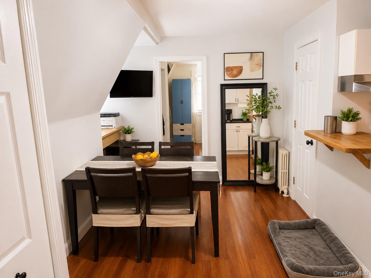 1044 41st Property Photo 3