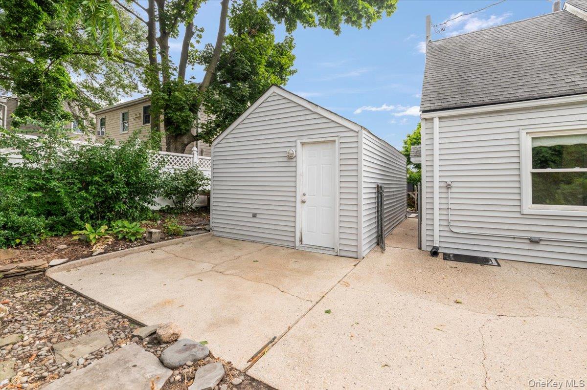 53 12th Street Property Photo 23