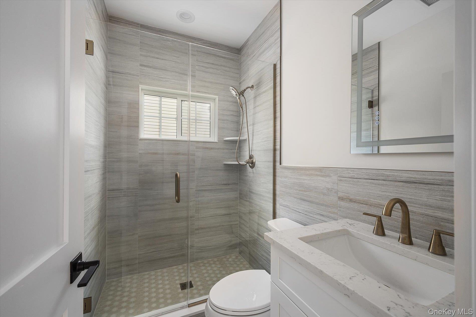 3380 Silverton Avenue Property Photo 9