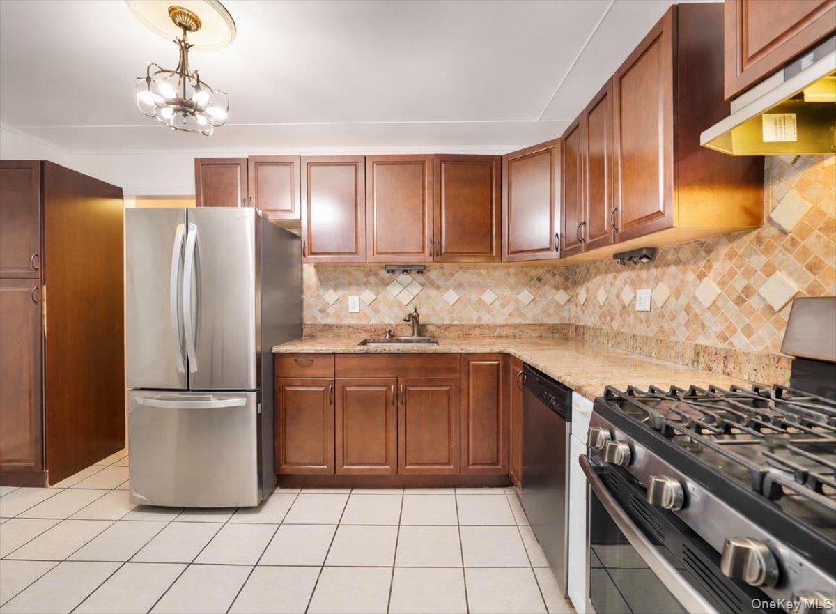 10 Brevoort Drive 2a Property Photo 4